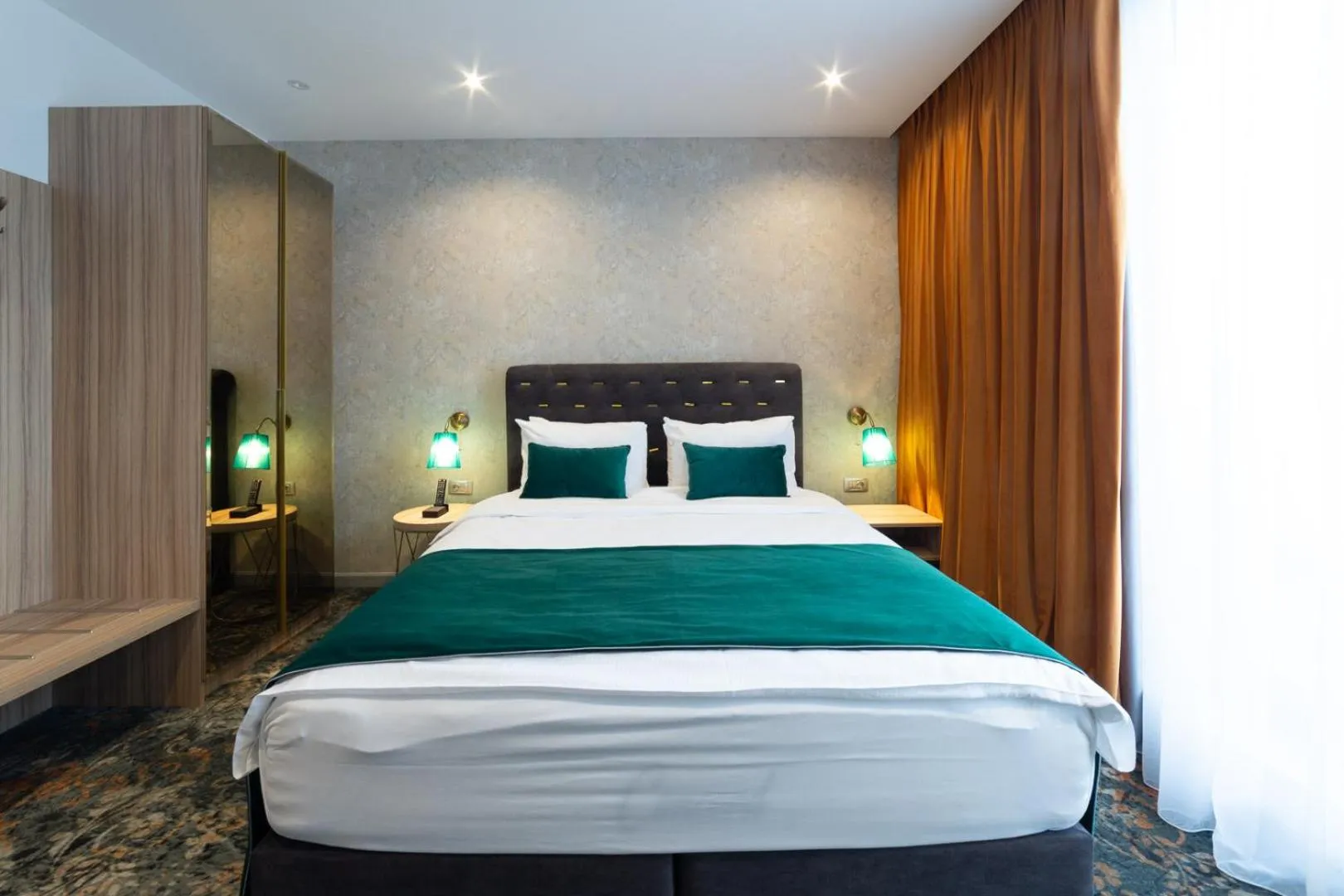 Bed in Tomis Garden Bucuresti