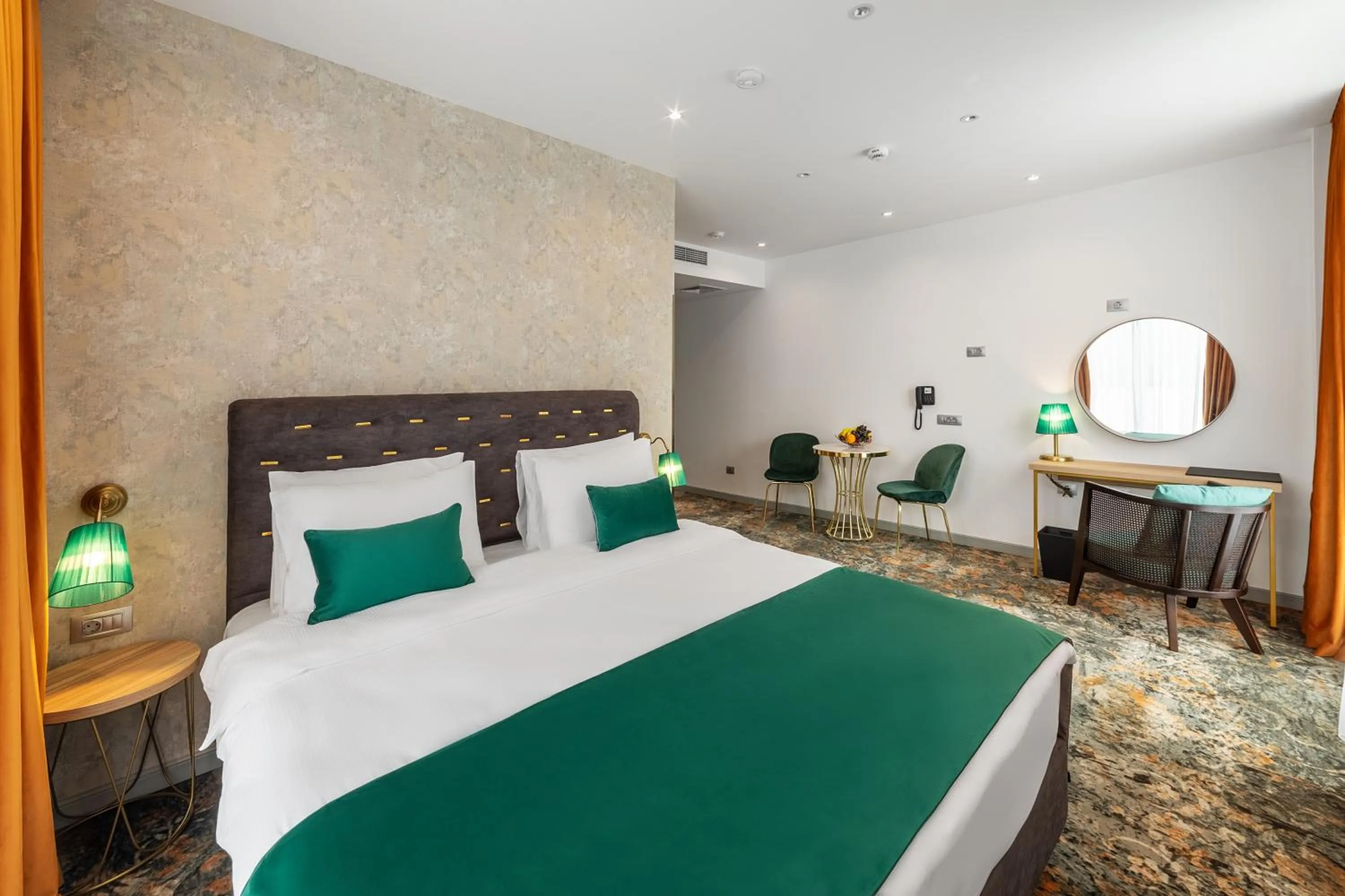 Bed in Tomis Garden Bucuresti