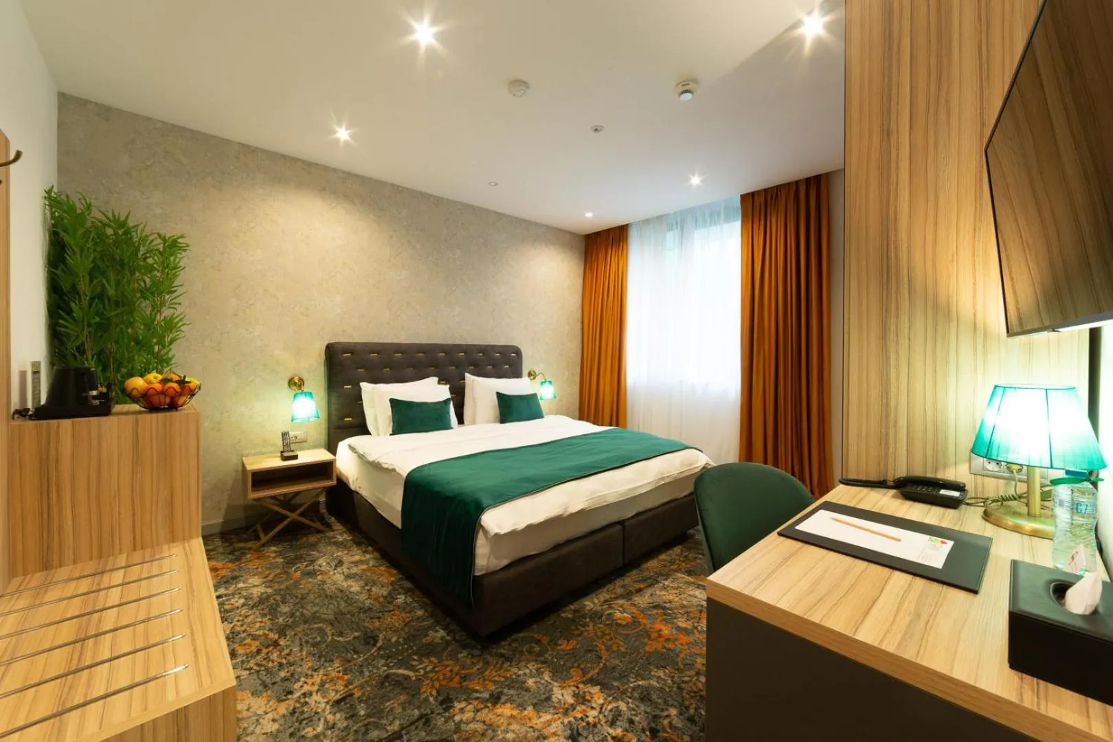 Bed in Tomis Garden Bucuresti