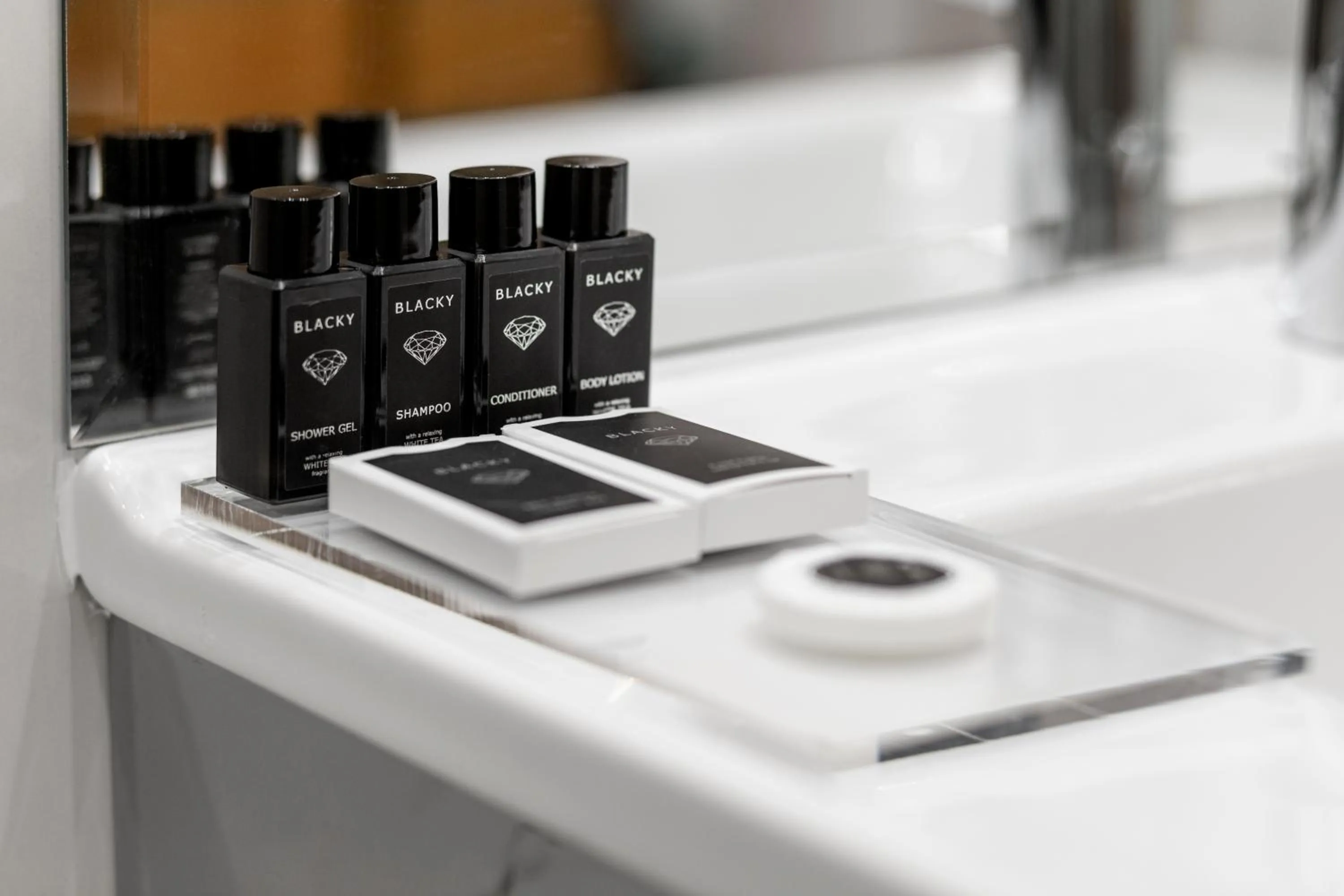 Bathroom in Tomis Garden Bucuresti