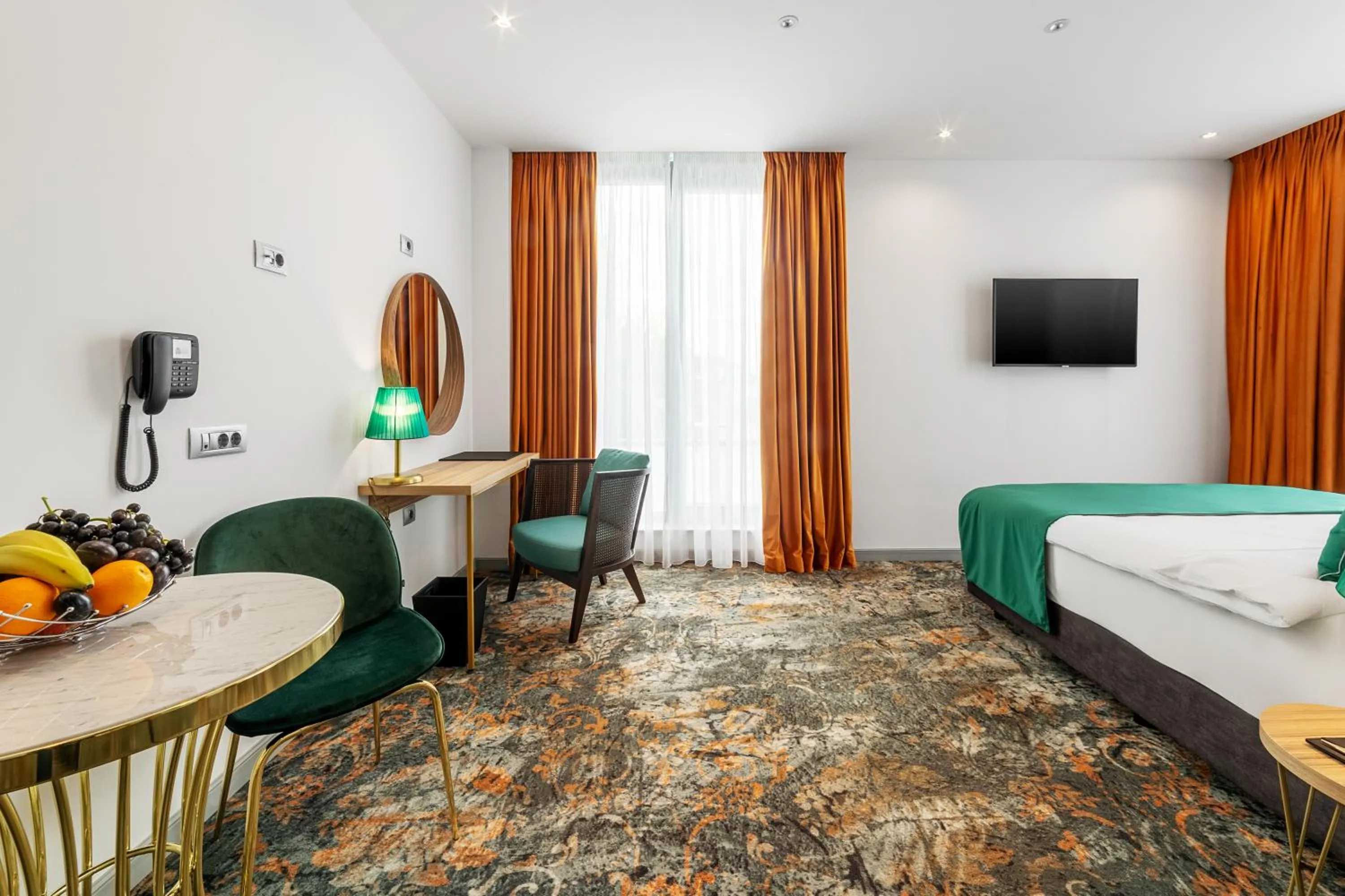 Photo of the whole room, Bed in Tomis Garden Bucuresti