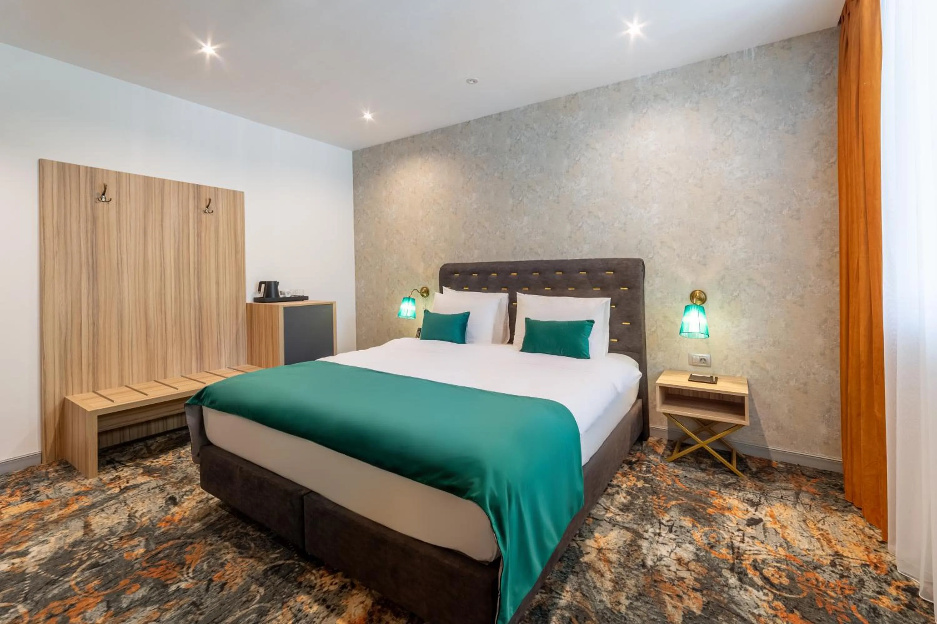 Bed in Tomis Garden Bucuresti