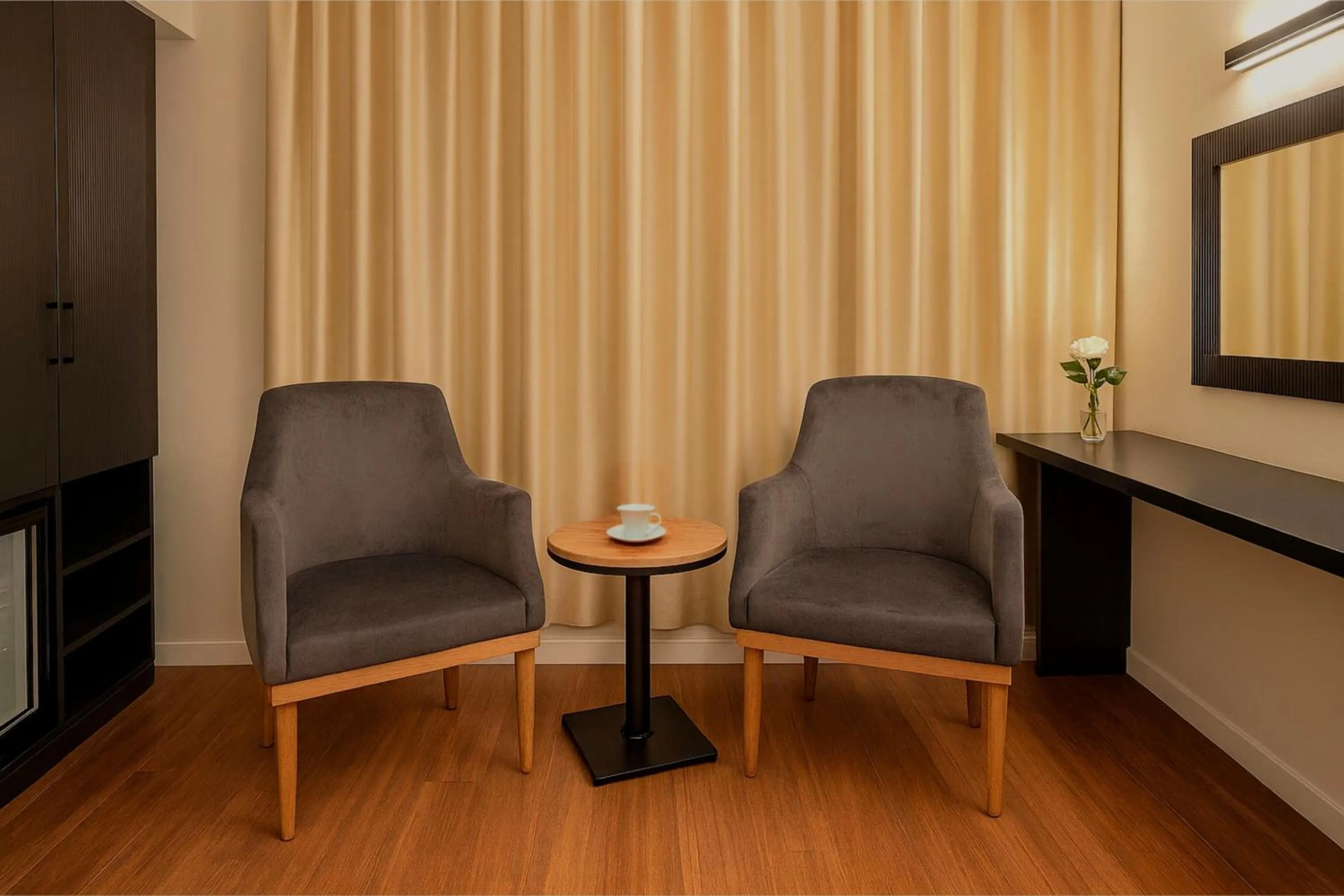 Living room in Best Western Izmir Hotel