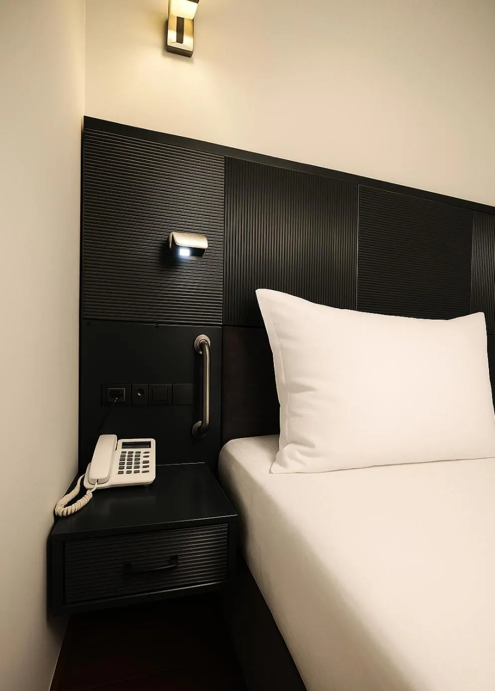 Bed in Best Western Izmir Hotel