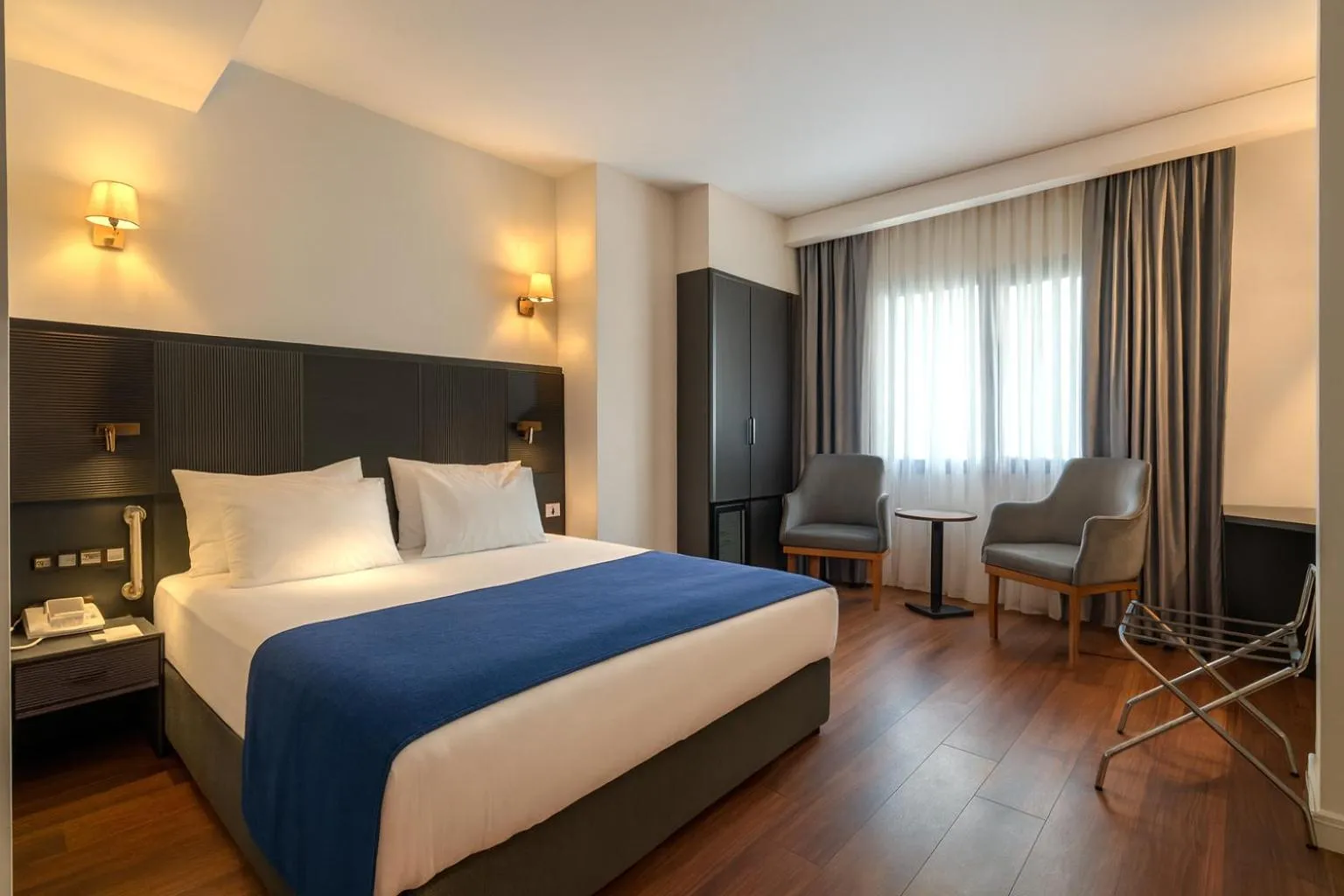 Bed in Best Western Izmir Hotel