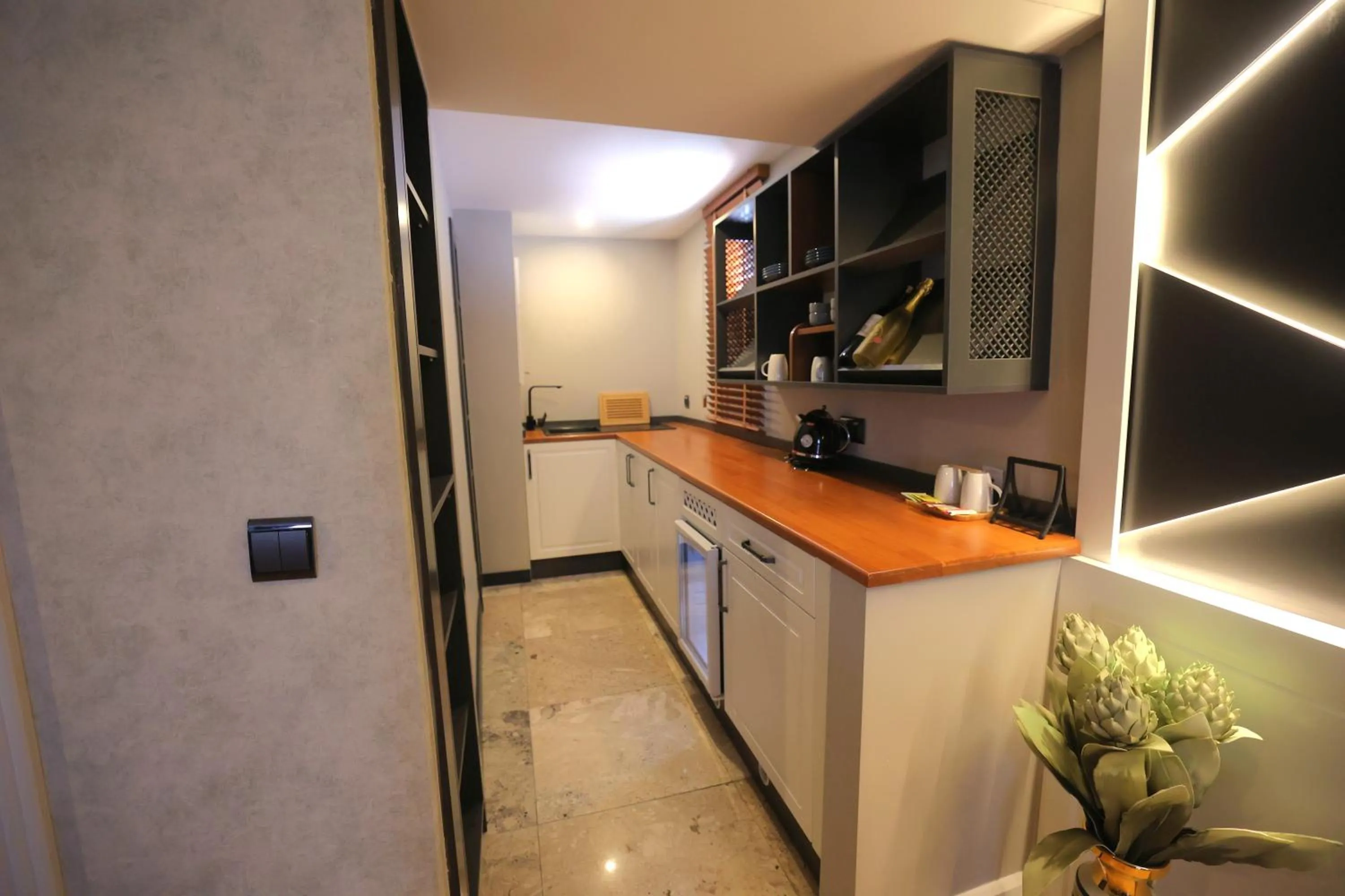 Kitchen or kitchenette in Best Western Izmir Hotel