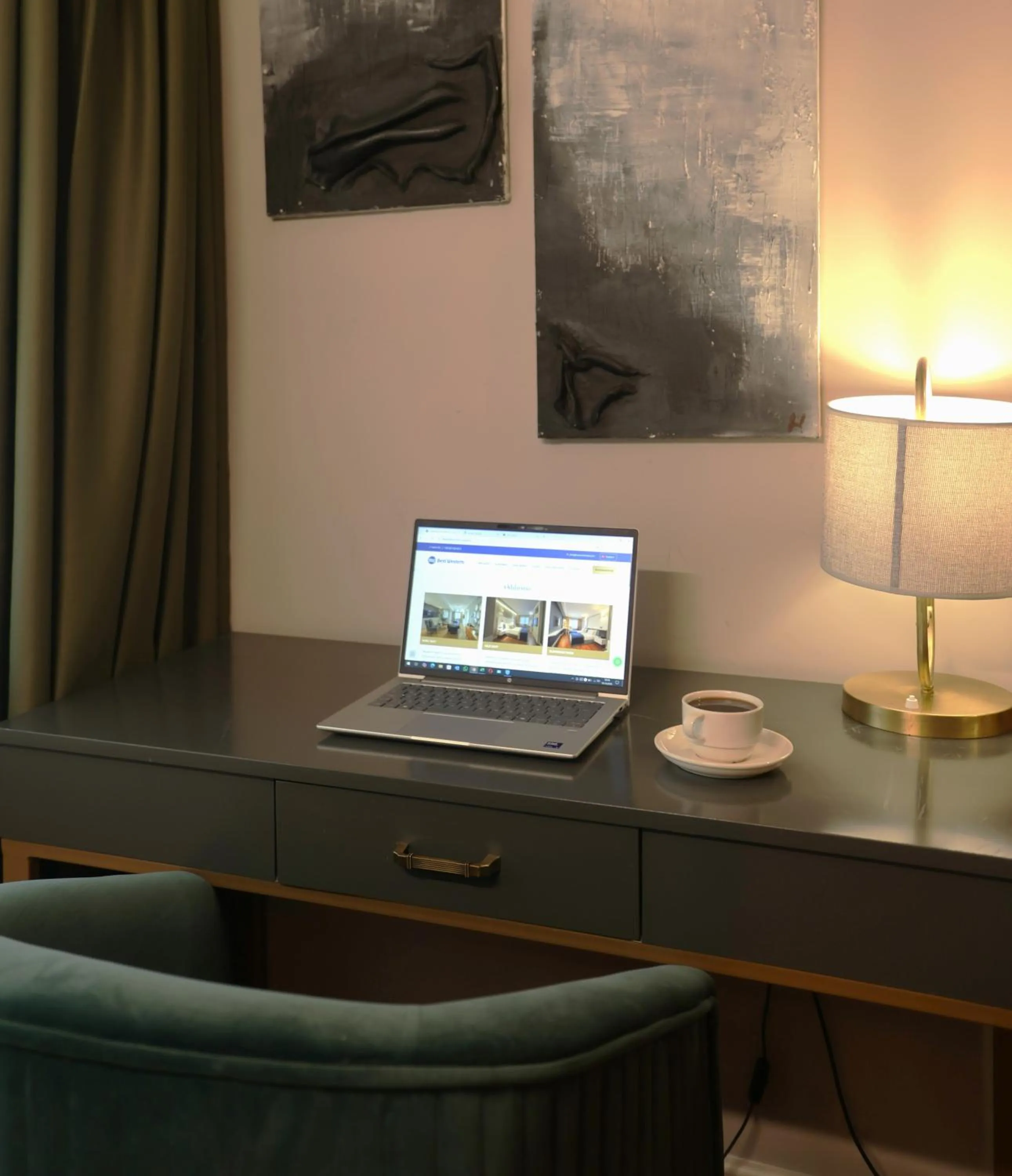 Living room in Best Western Izmir Hotel