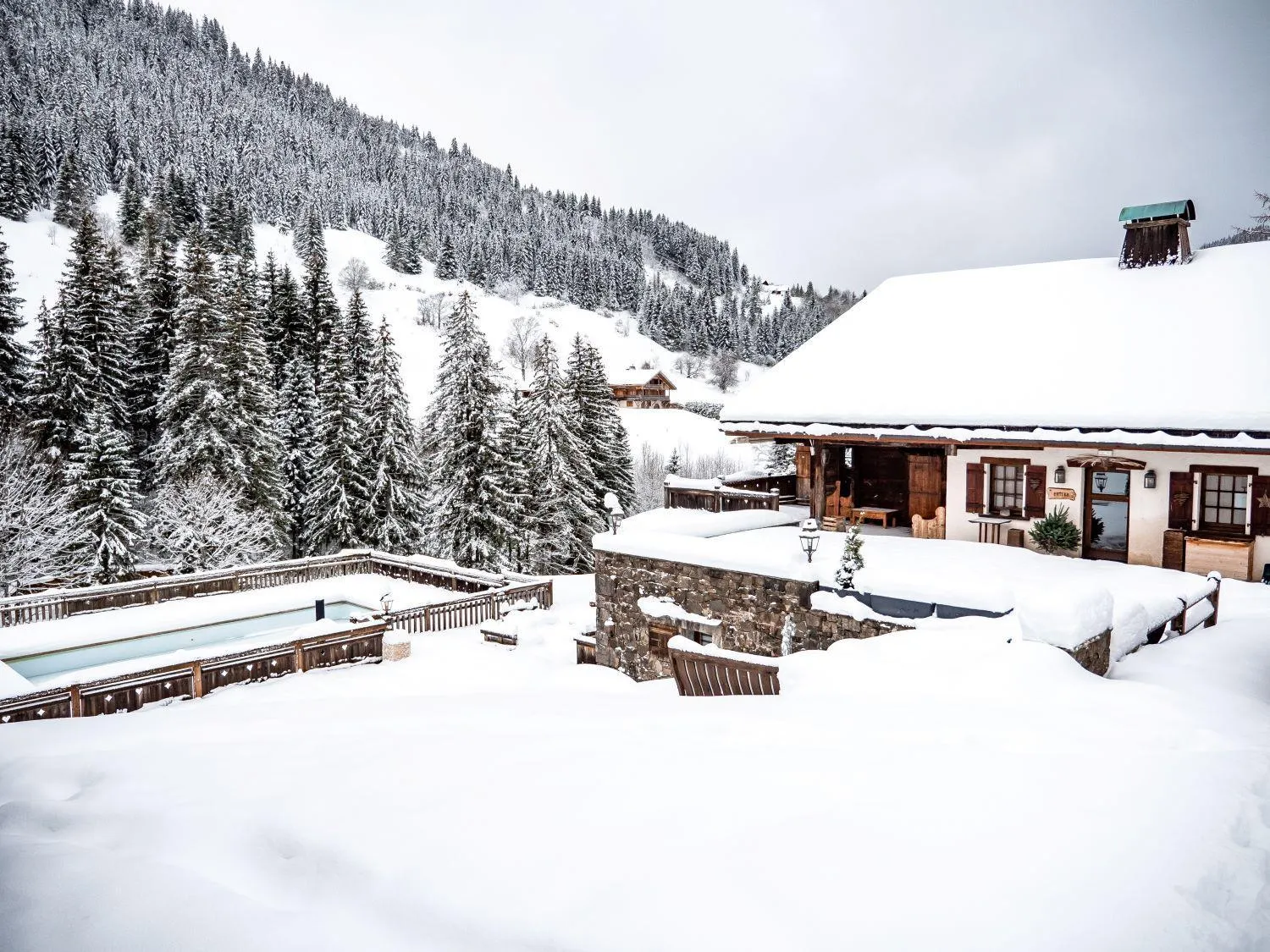 Property building in Les Chalets de la Serraz
