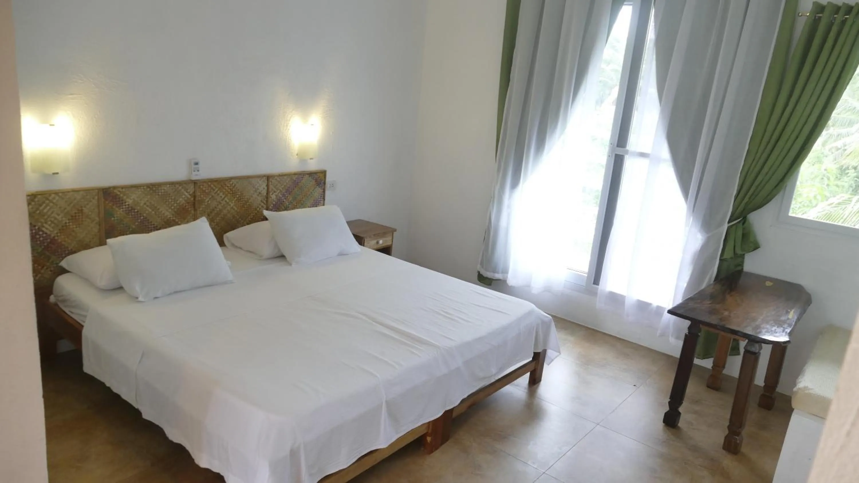 Bed in Lanterna Hotel Boracay