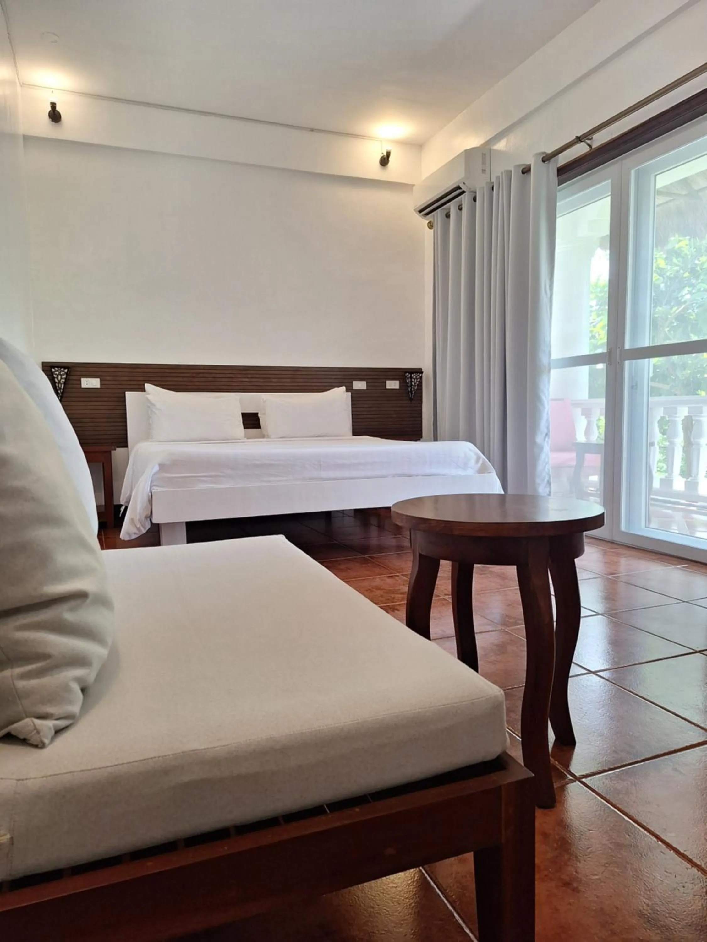 Bed in Lanterna Hotel Boracay