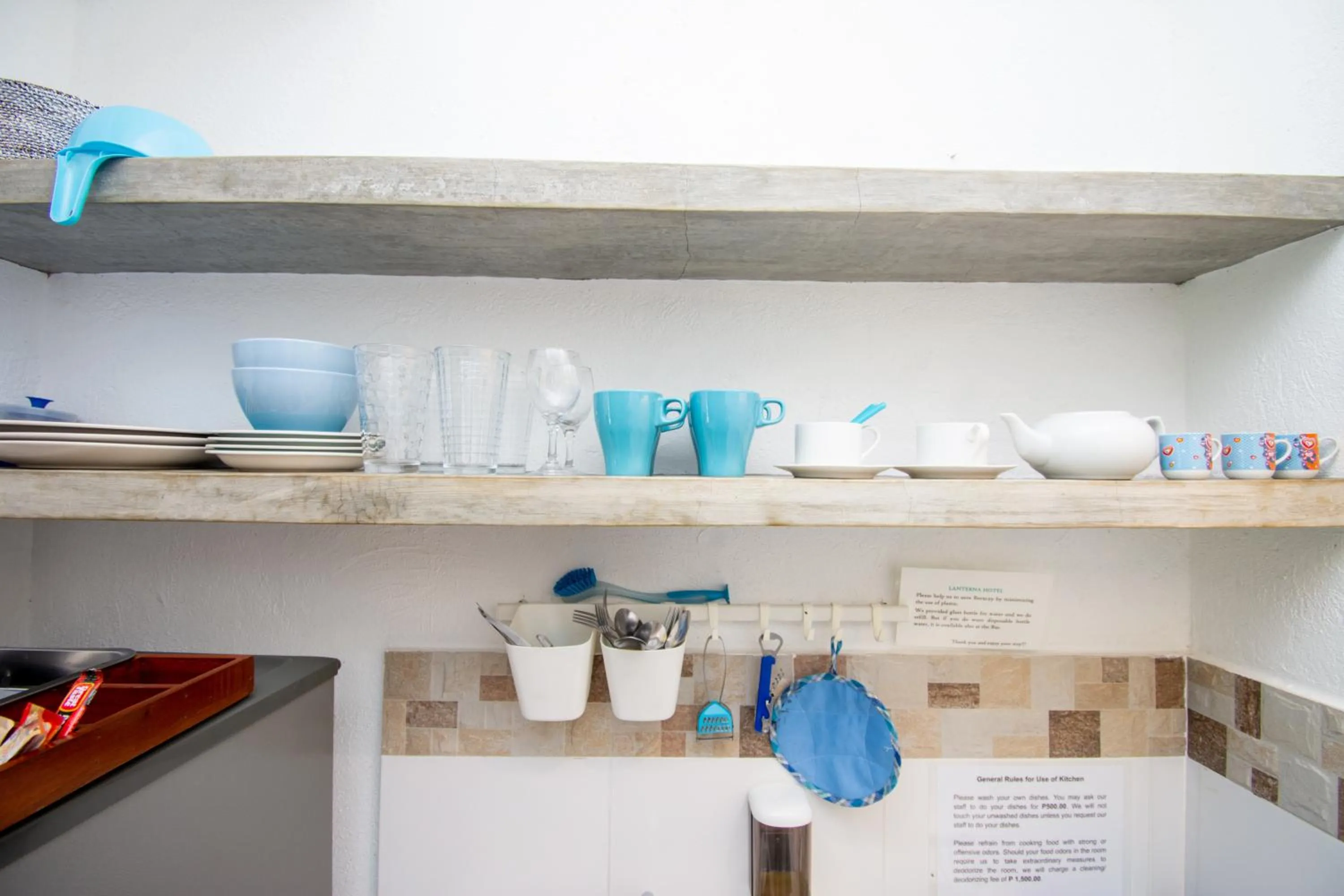 Kitchen or kitchenette in Lanterna Hotel Boracay