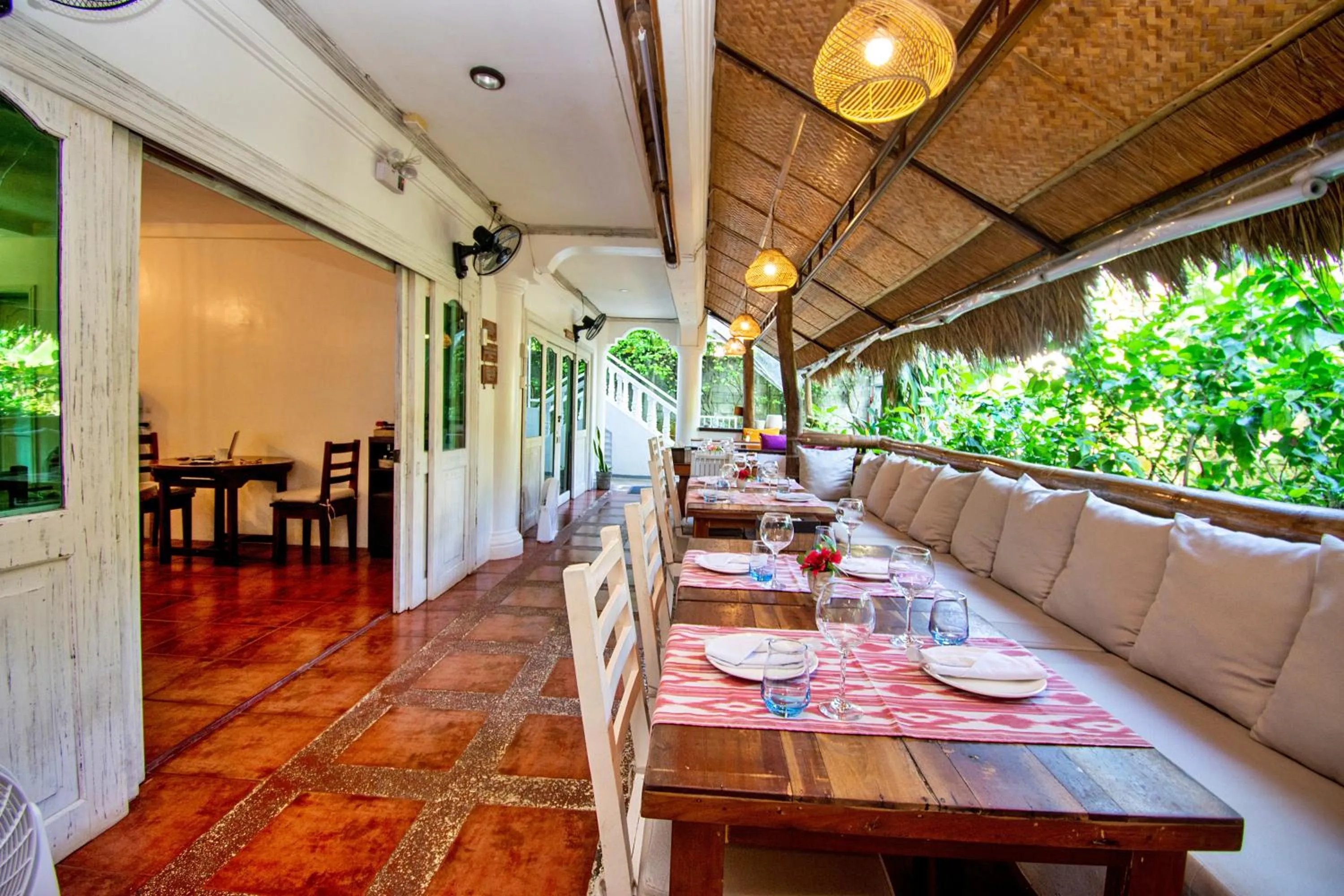 Restaurant/places to eat in Lanterna Hotel Boracay