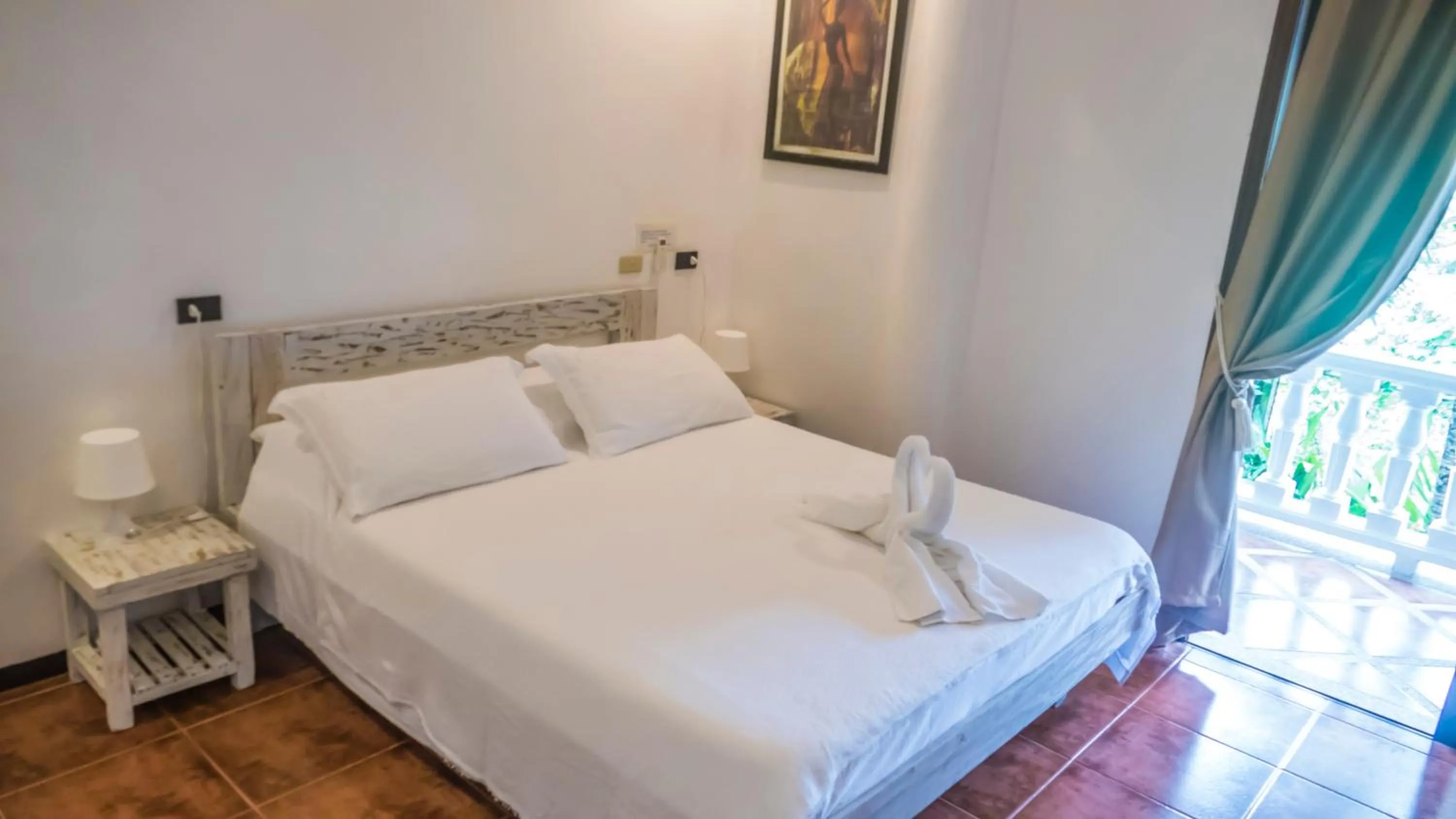 Bed in Lanterna Hotel Boracay