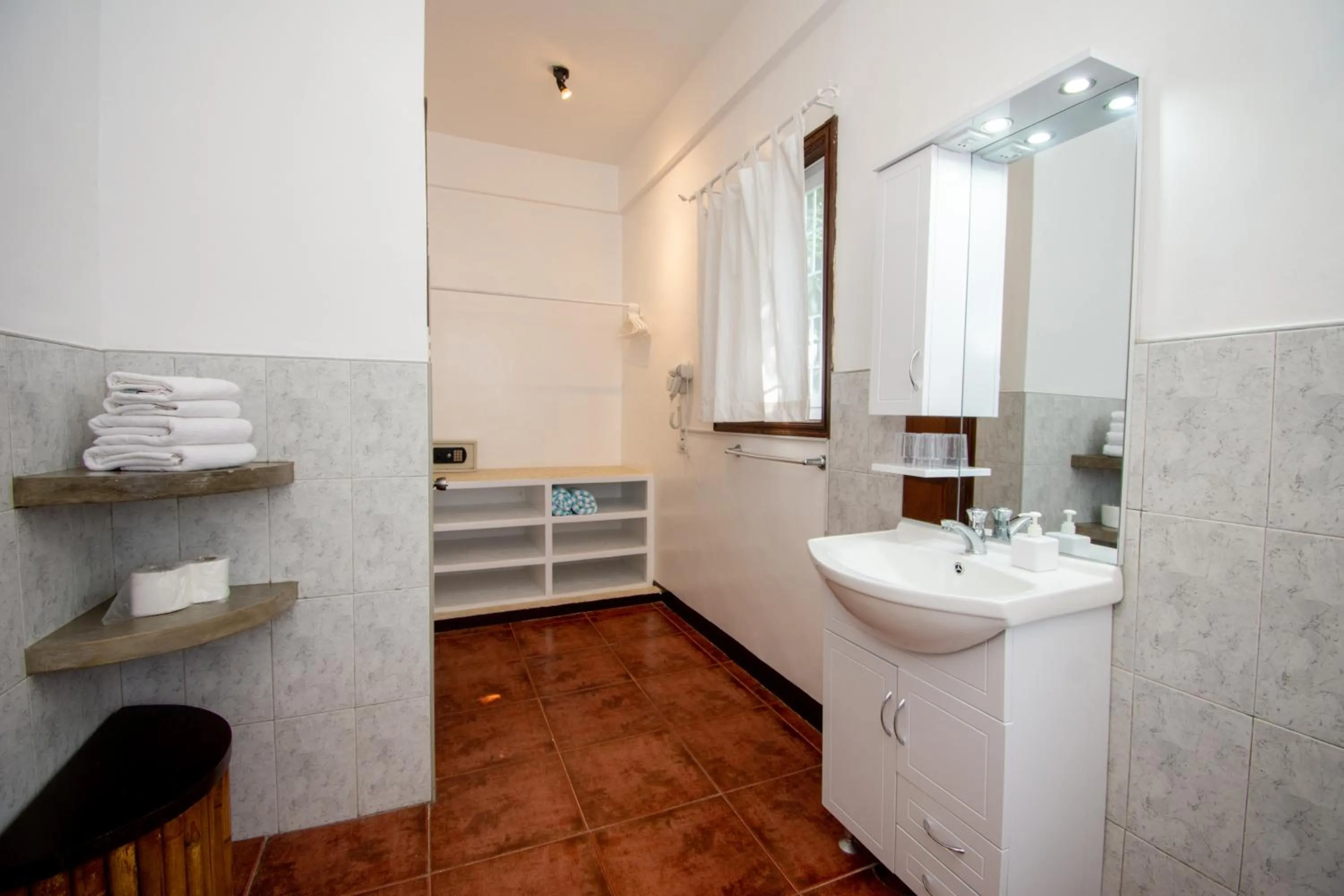 Bathroom in Lanterna Hotel Boracay