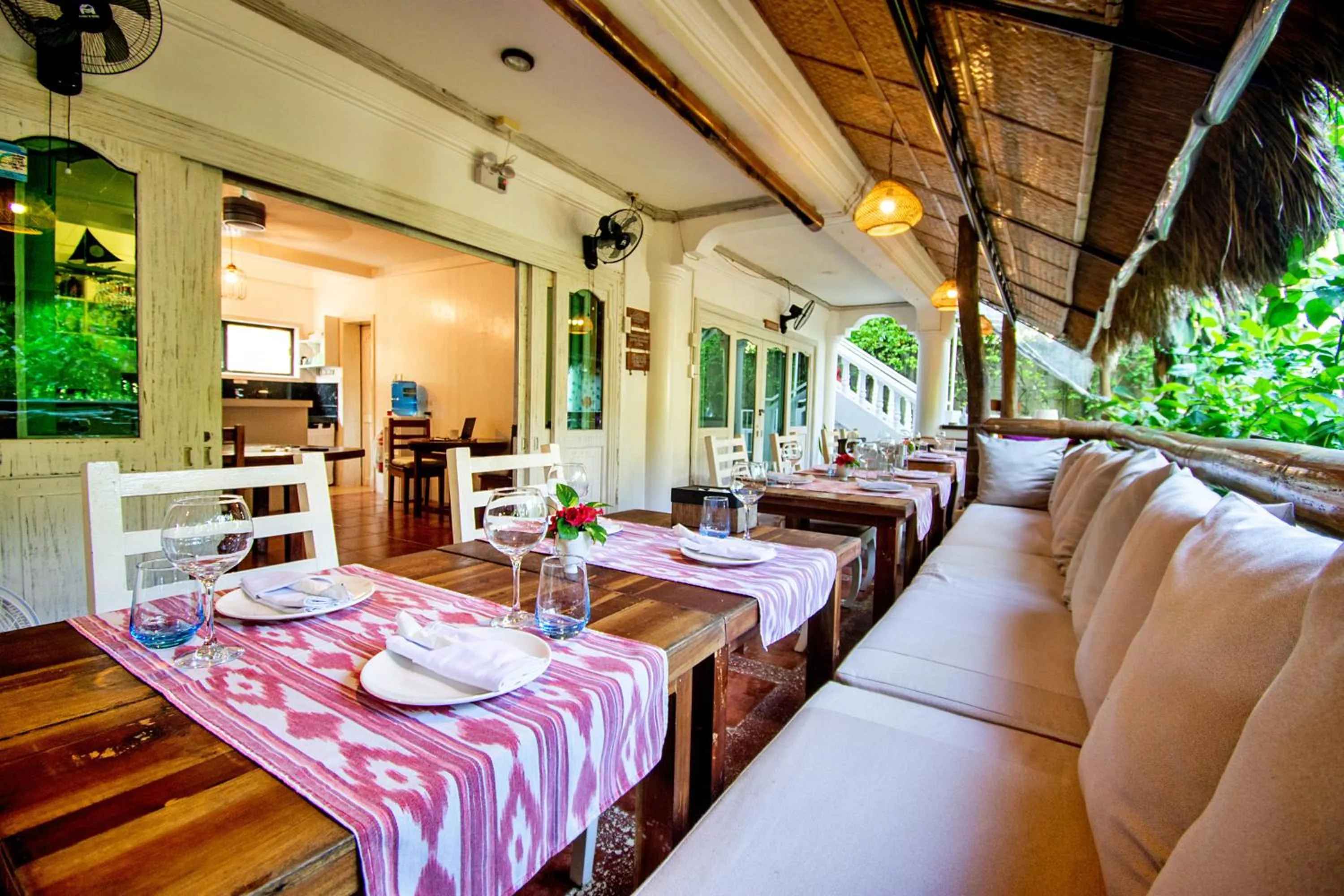 Restaurant/places to eat in Lanterna Hotel Boracay