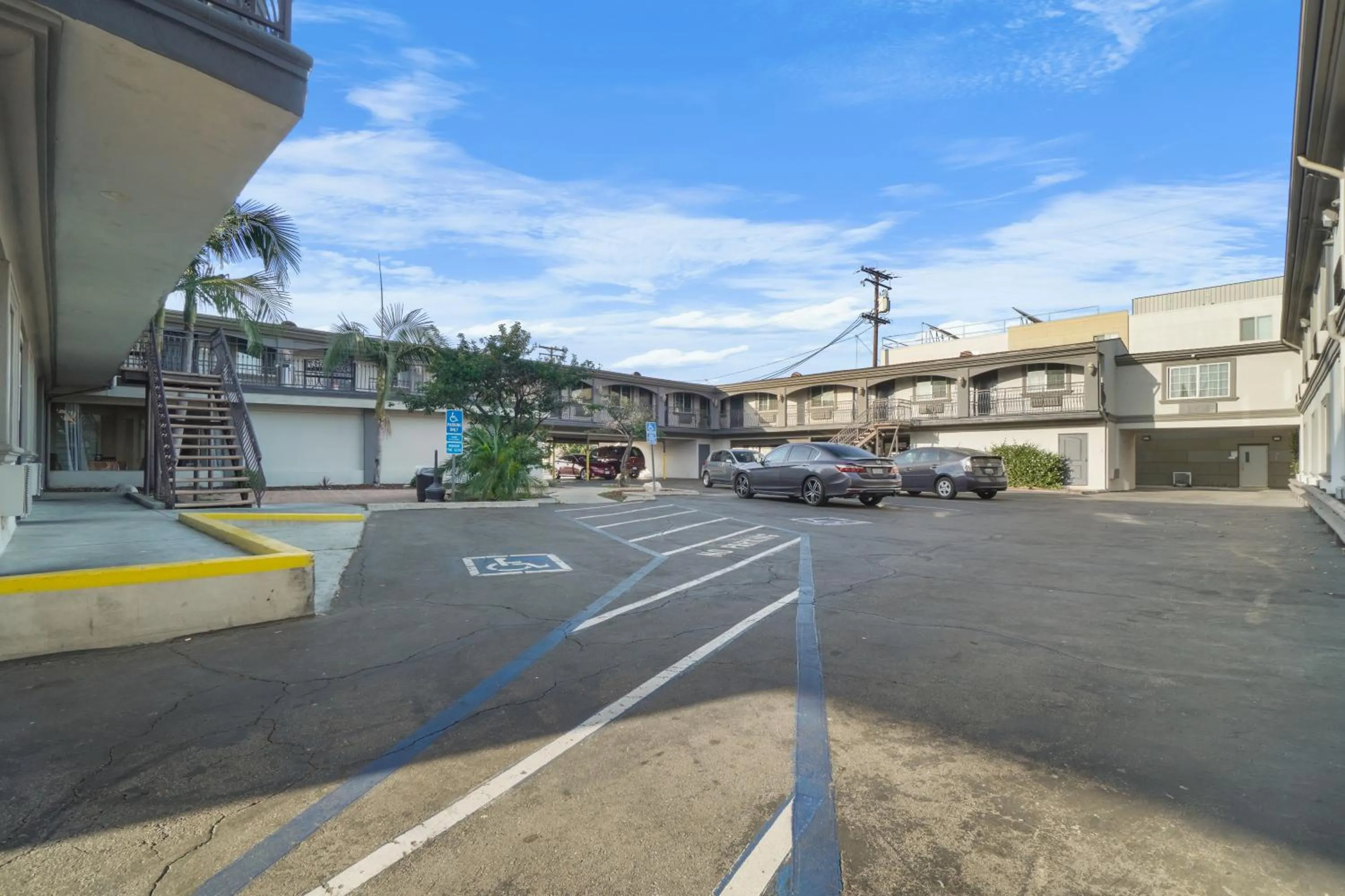 Property building in Santa Fe Inn Los Angeles