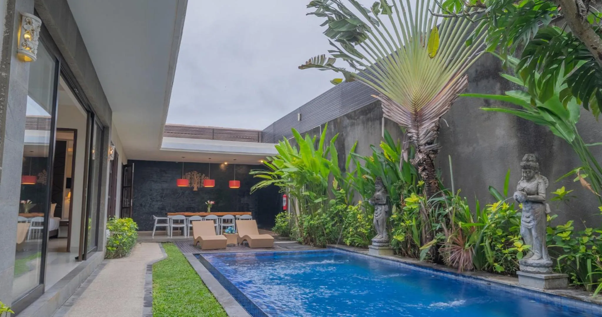 Dining area in Swiss-Belvillas Umalas