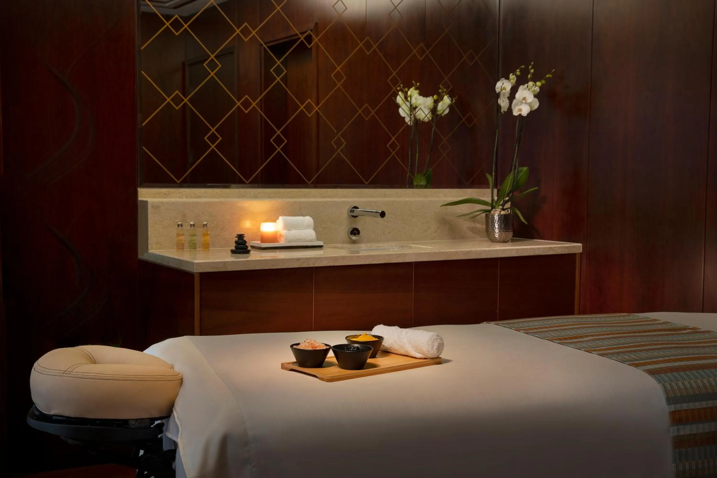 Massage, Bed in Shangri-La Jeddah