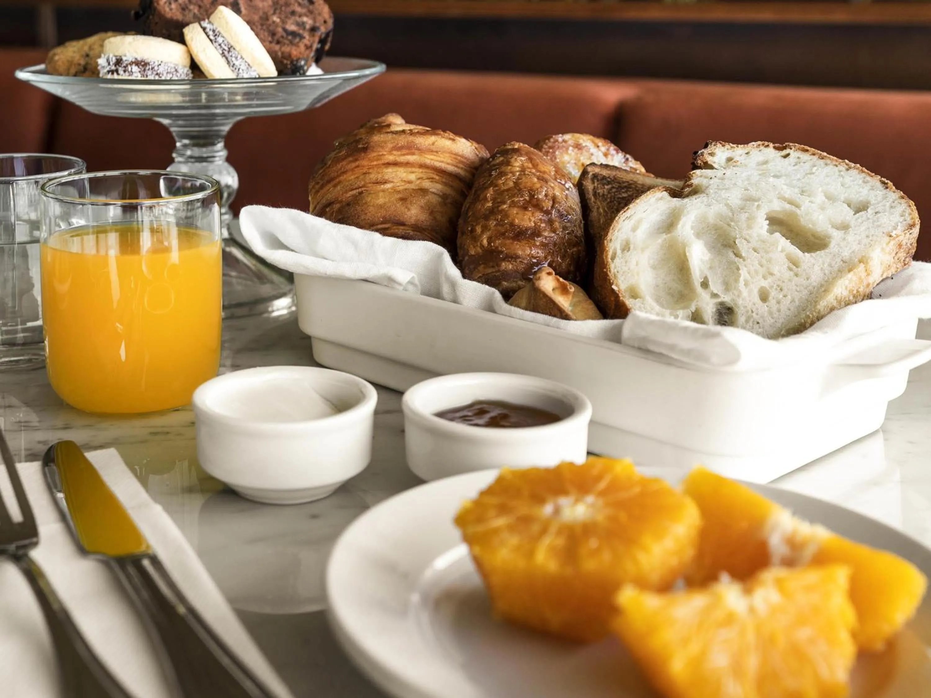 Restaurant/places to eat in Costanero Hotel Montevideo - MGallery Collection