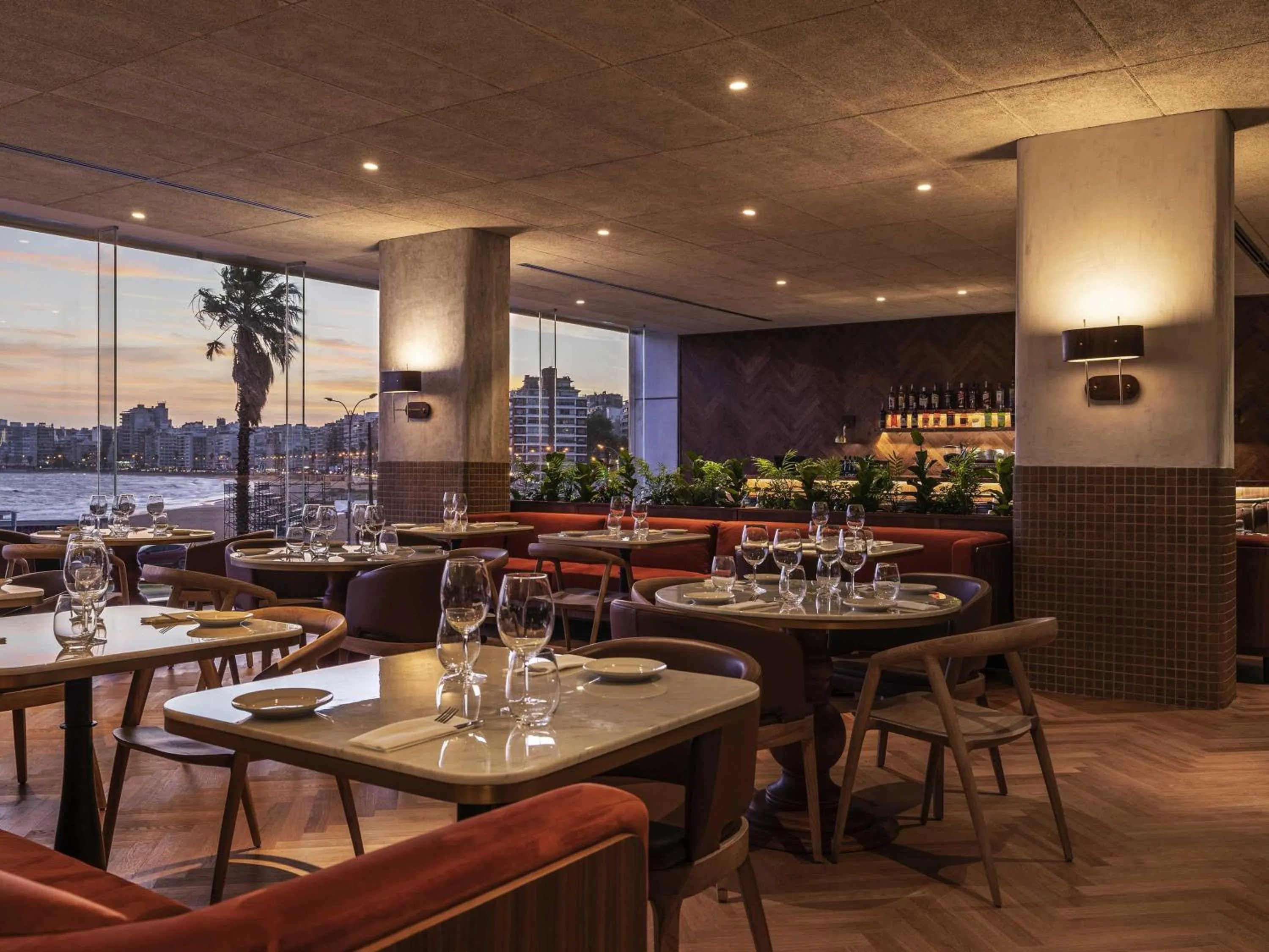 Restaurant/places to eat in Costanero Hotel Montevideo - MGallery Collection