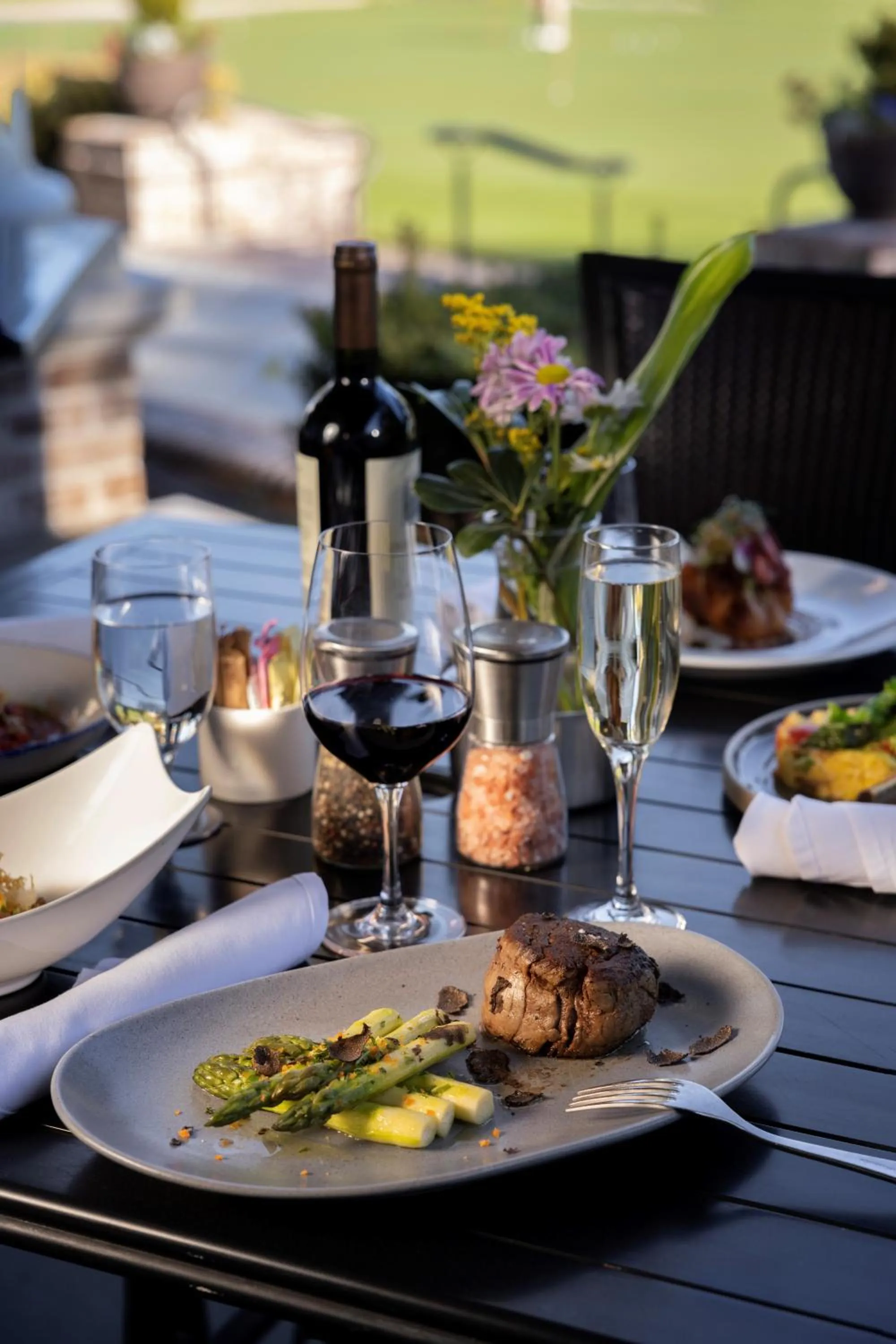 Restaurant/places to eat in Inn and Club at Harbour Town