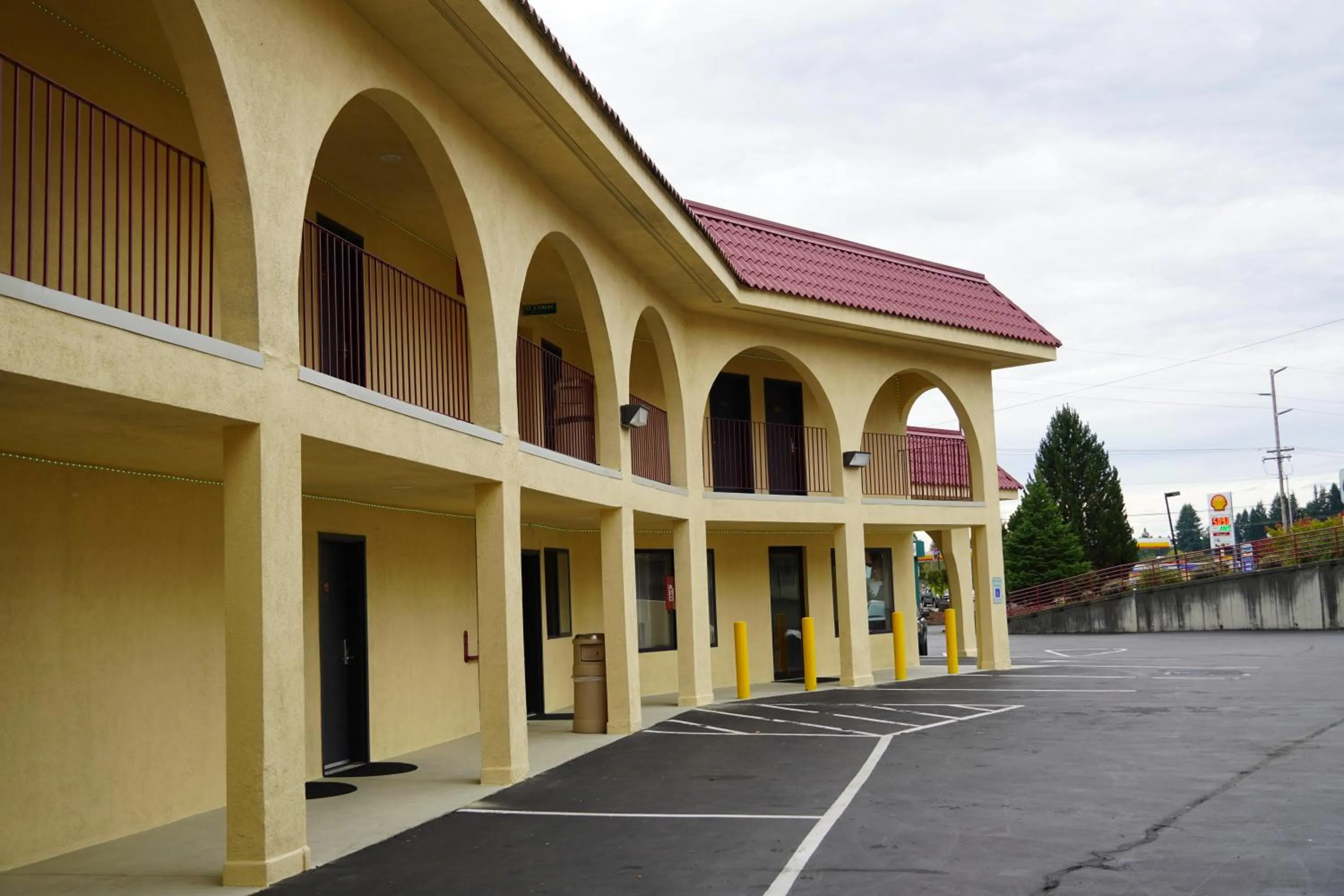Property building in Timberland Inn & Suites