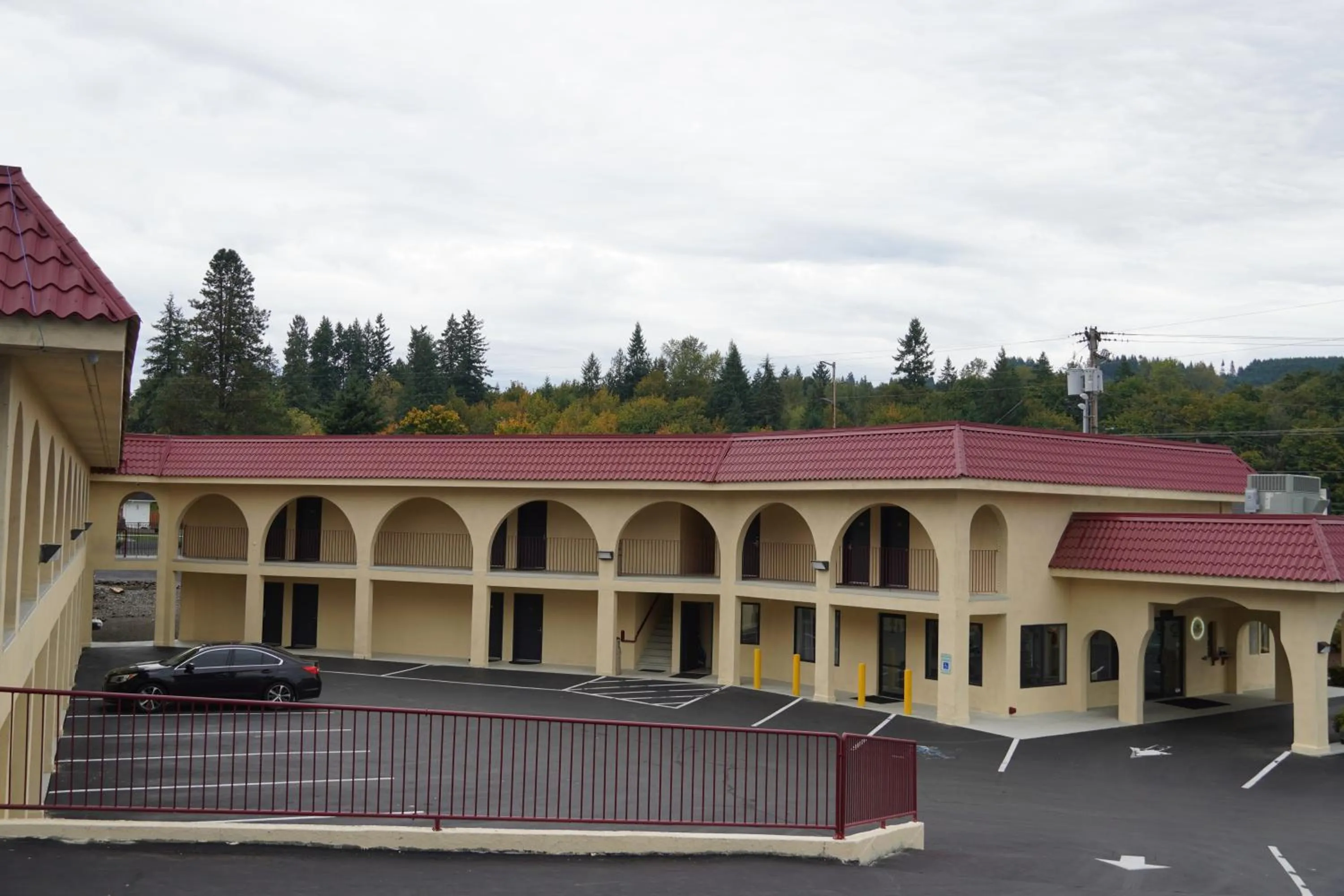 Property building in Timberland Inn & Suites