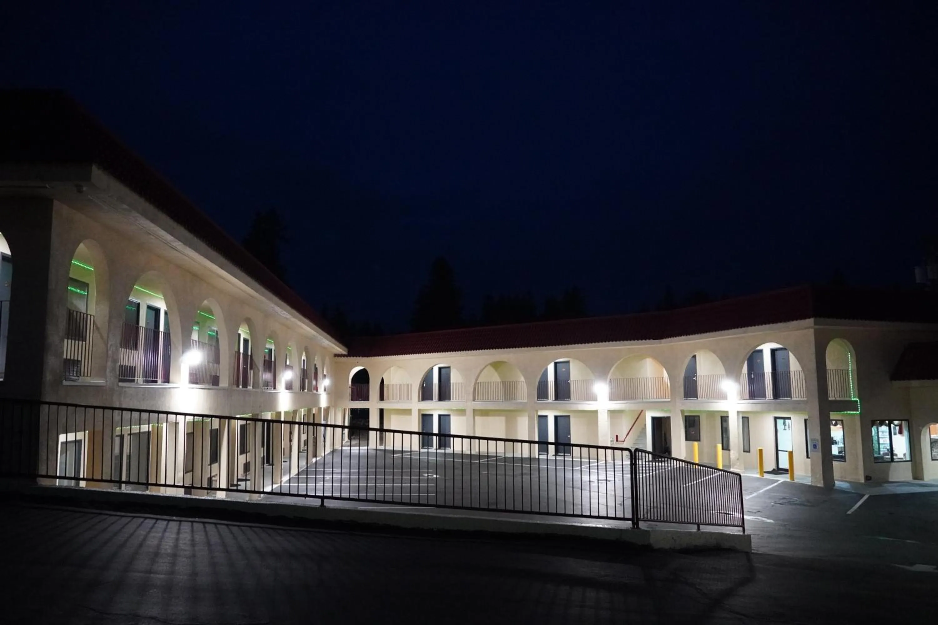 Property building in Timberland Inn & Suites