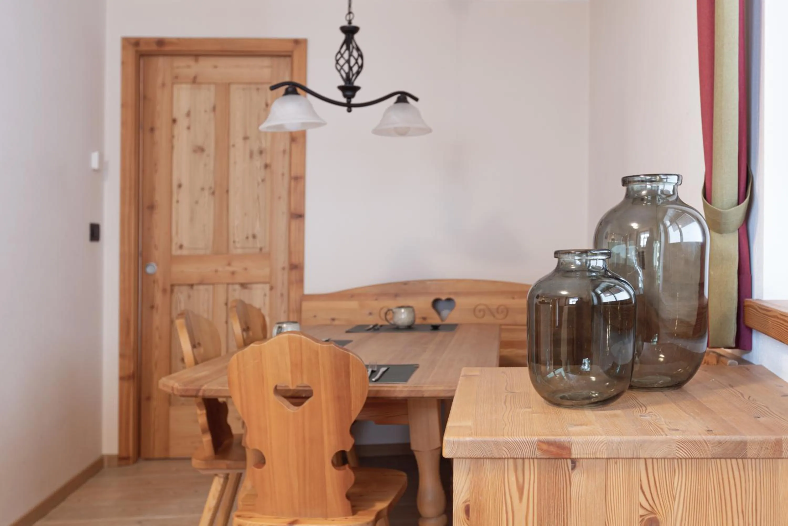 Dining area in Chalet Winklwiese