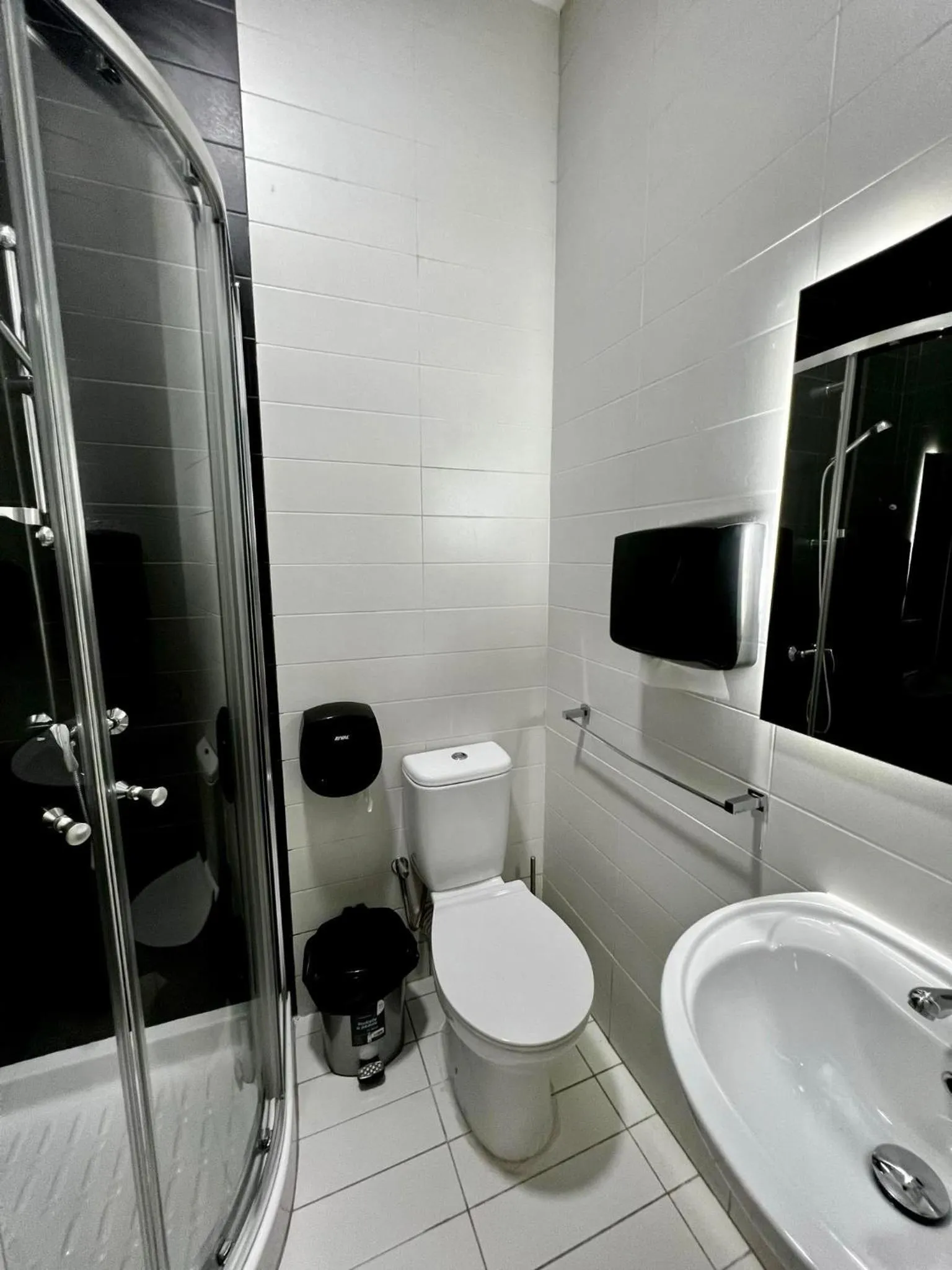 Bathroom in Bookarest Hostel Malta