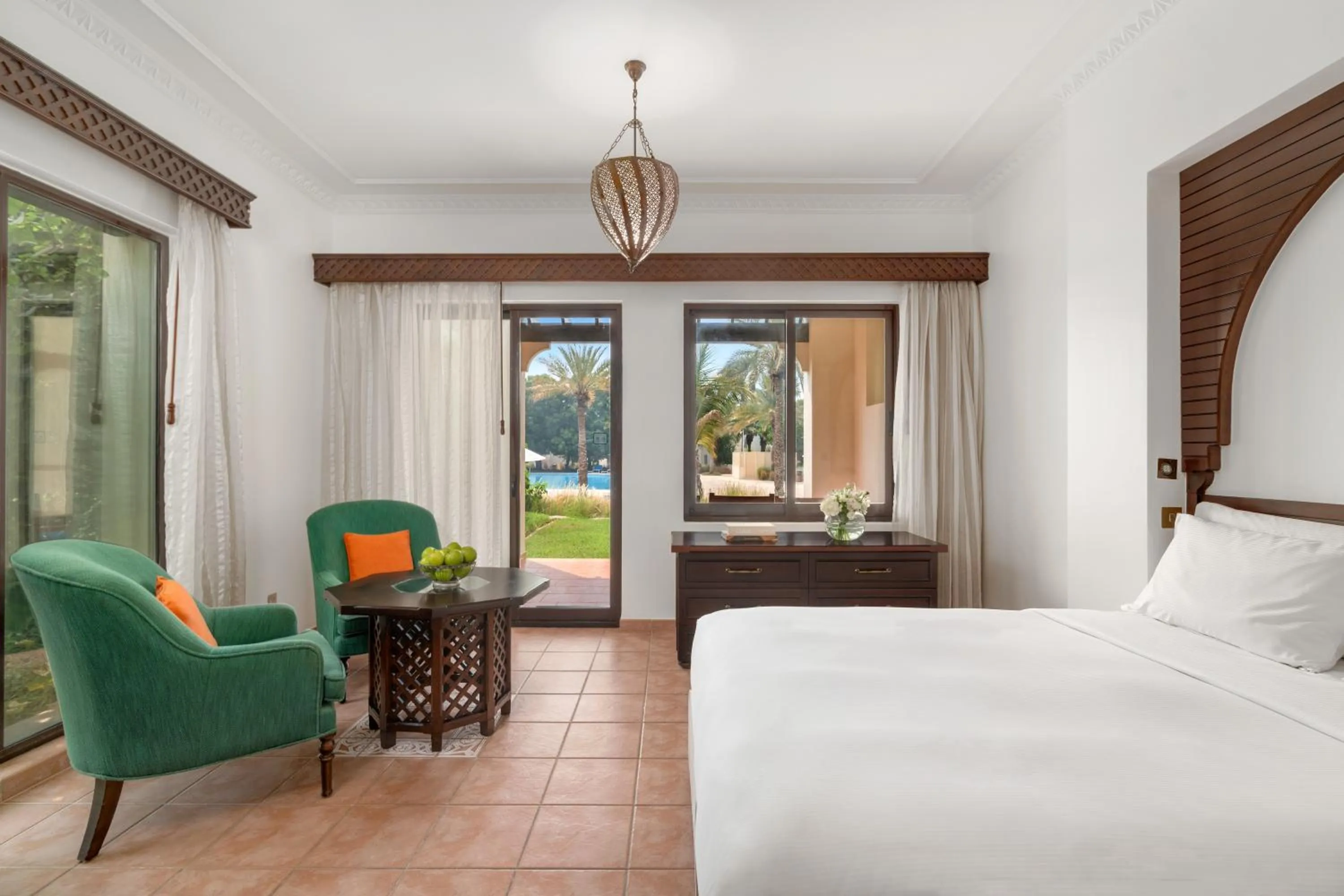 Bedroom, Bed in Hilton Ras Al Khaimah Beach Resort