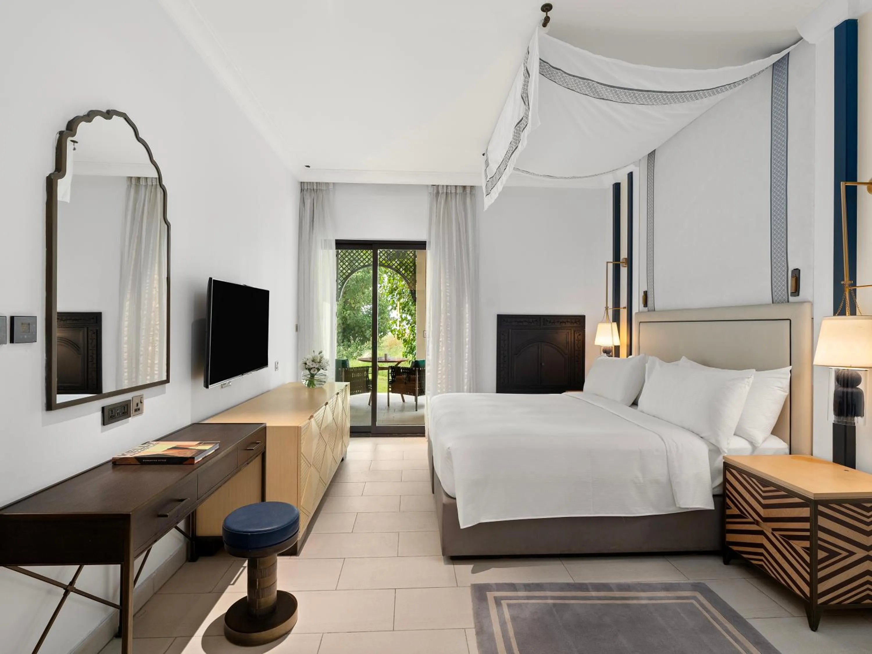 Bedroom, Bed in Hilton Ras Al Khaimah Beach Resort