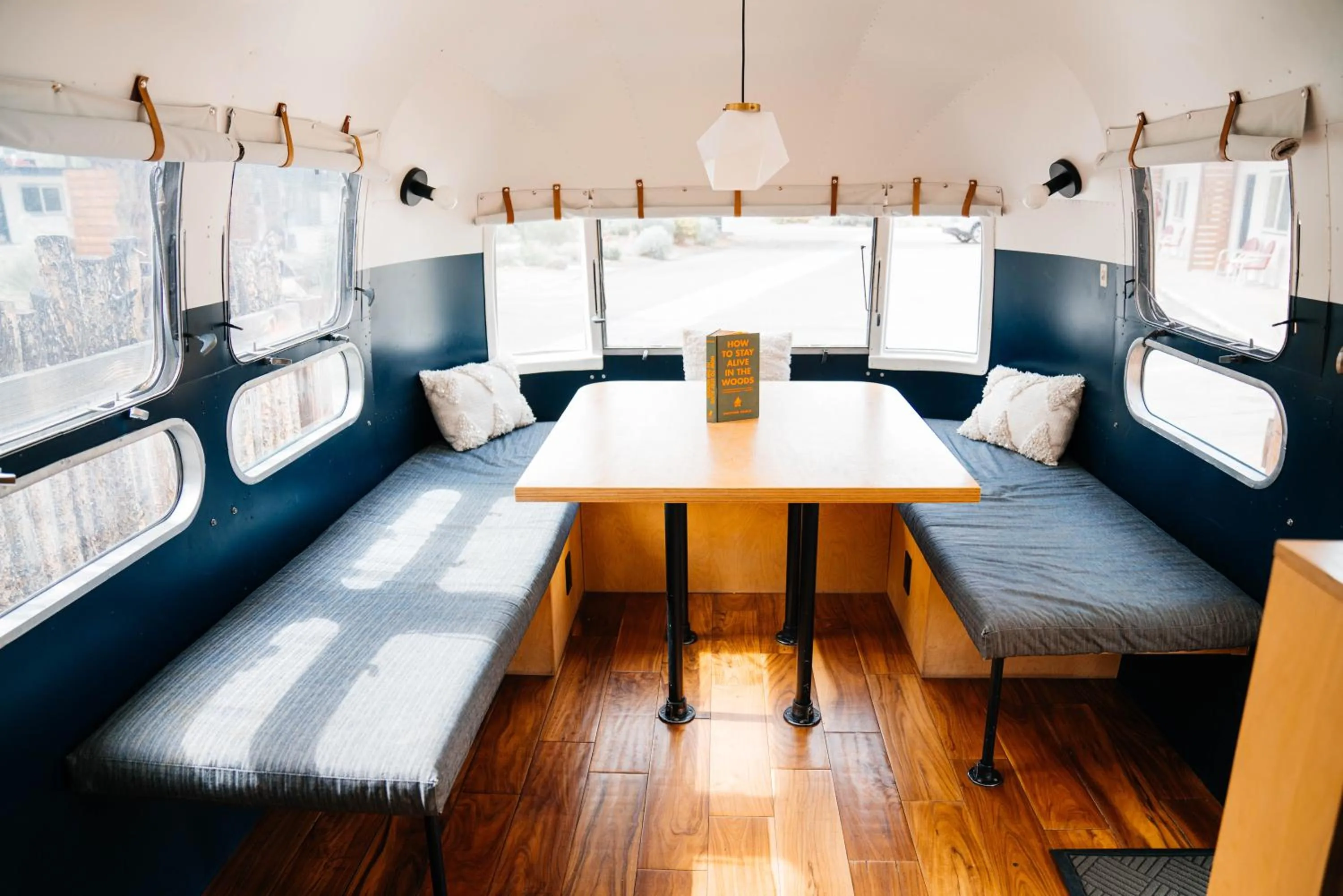 Seating area in Amigo Motor Lodge