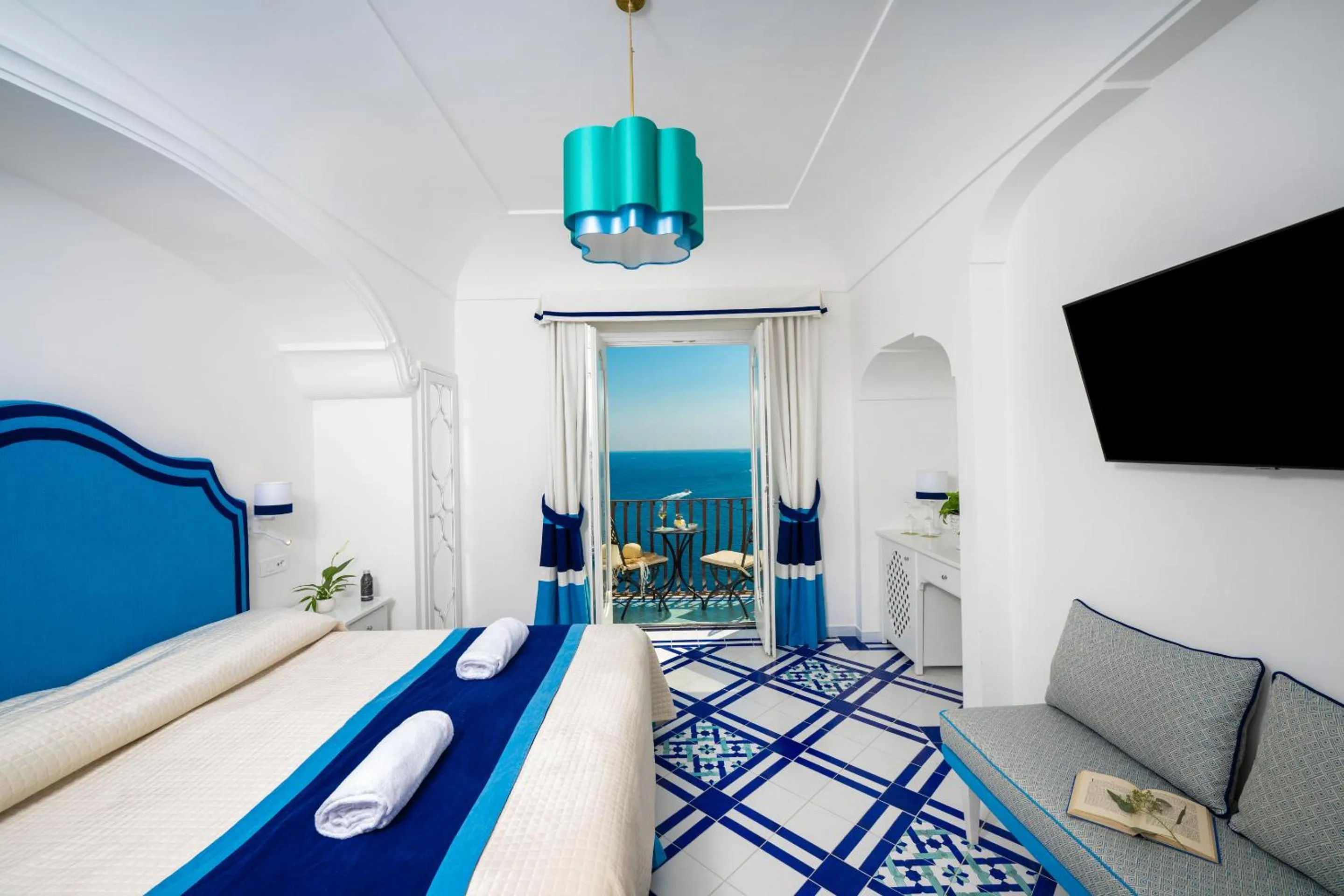 Bed in Albergo California