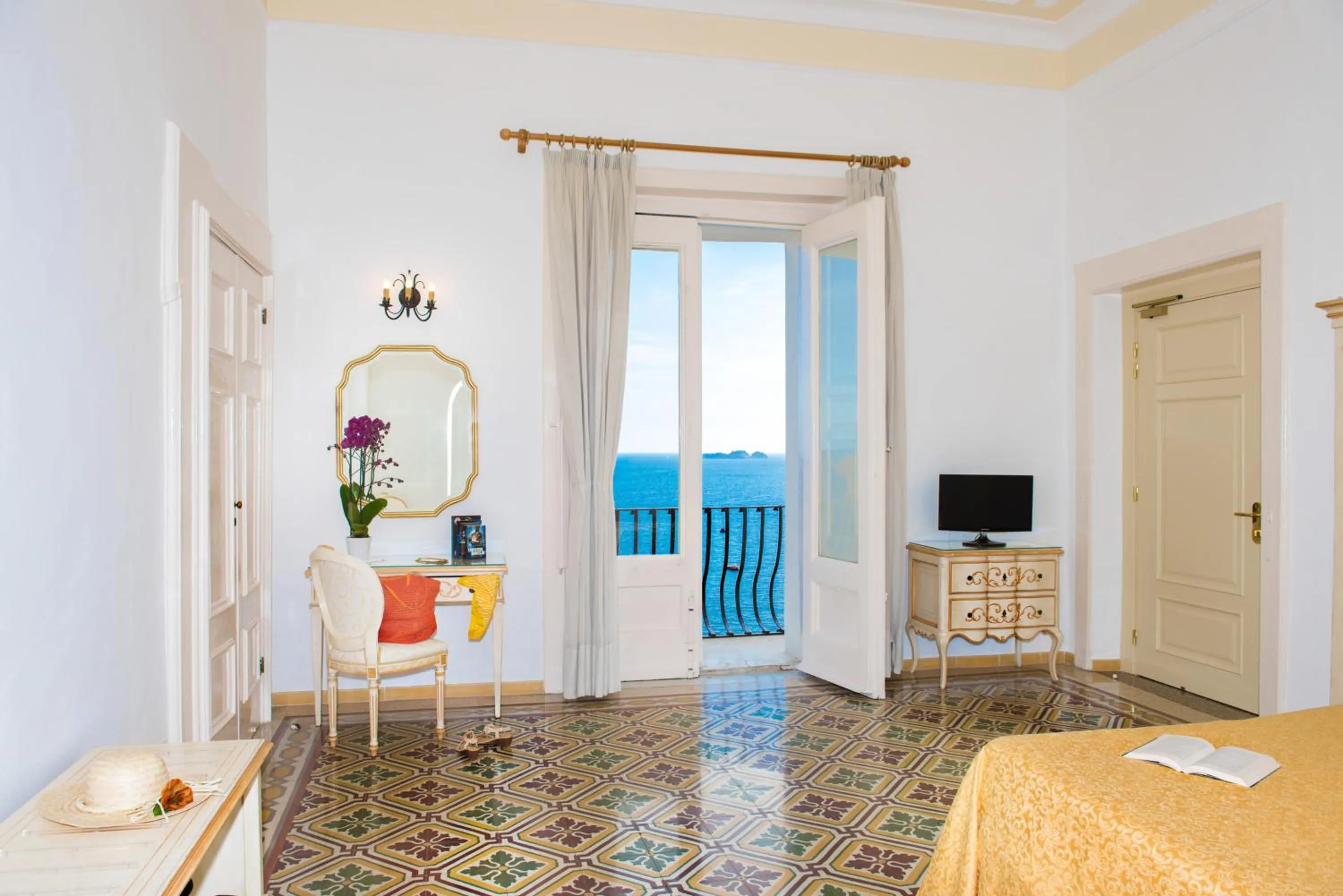 Bedroom, Bed in Albergo California