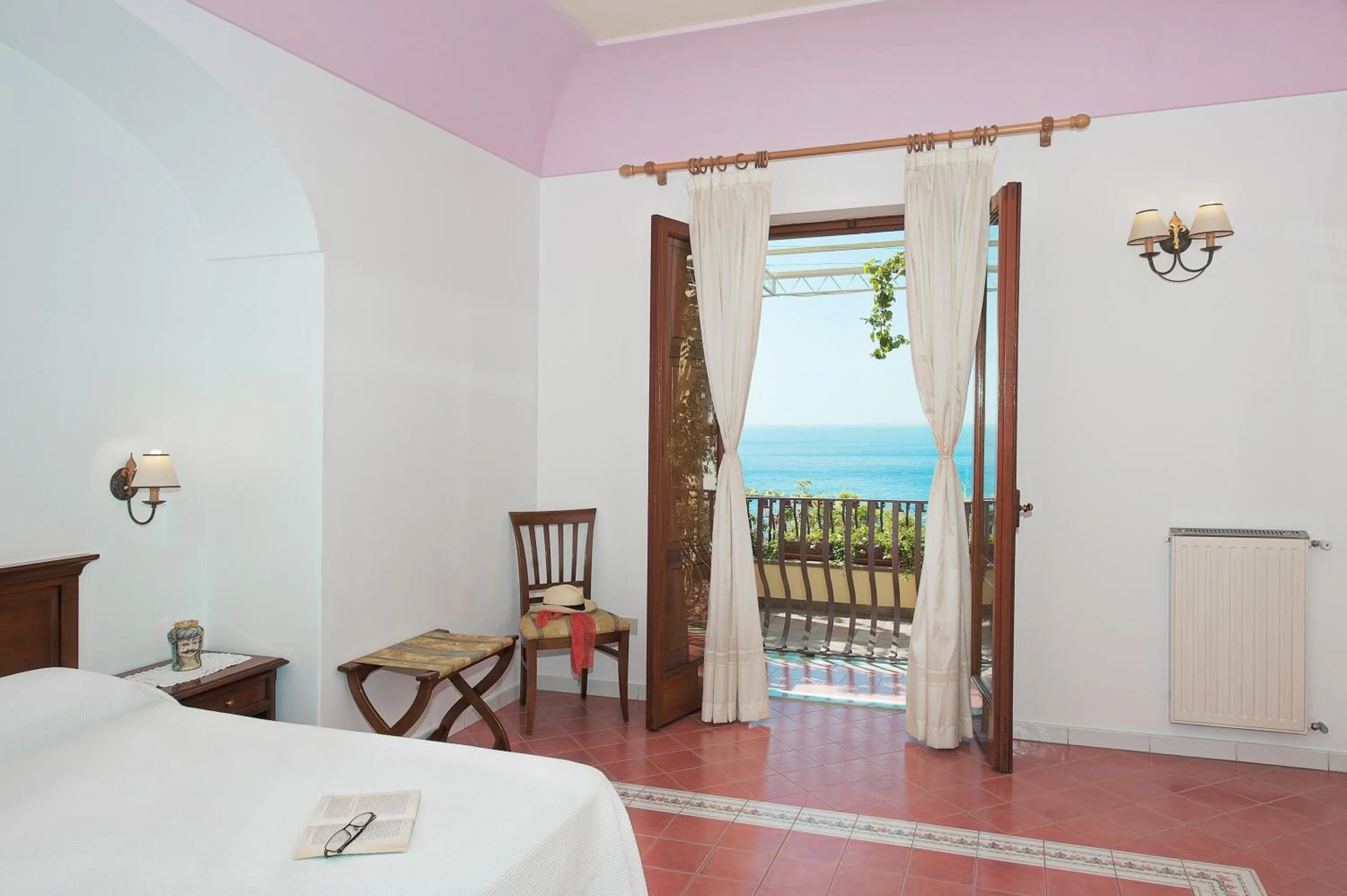 Bed in Albergo California