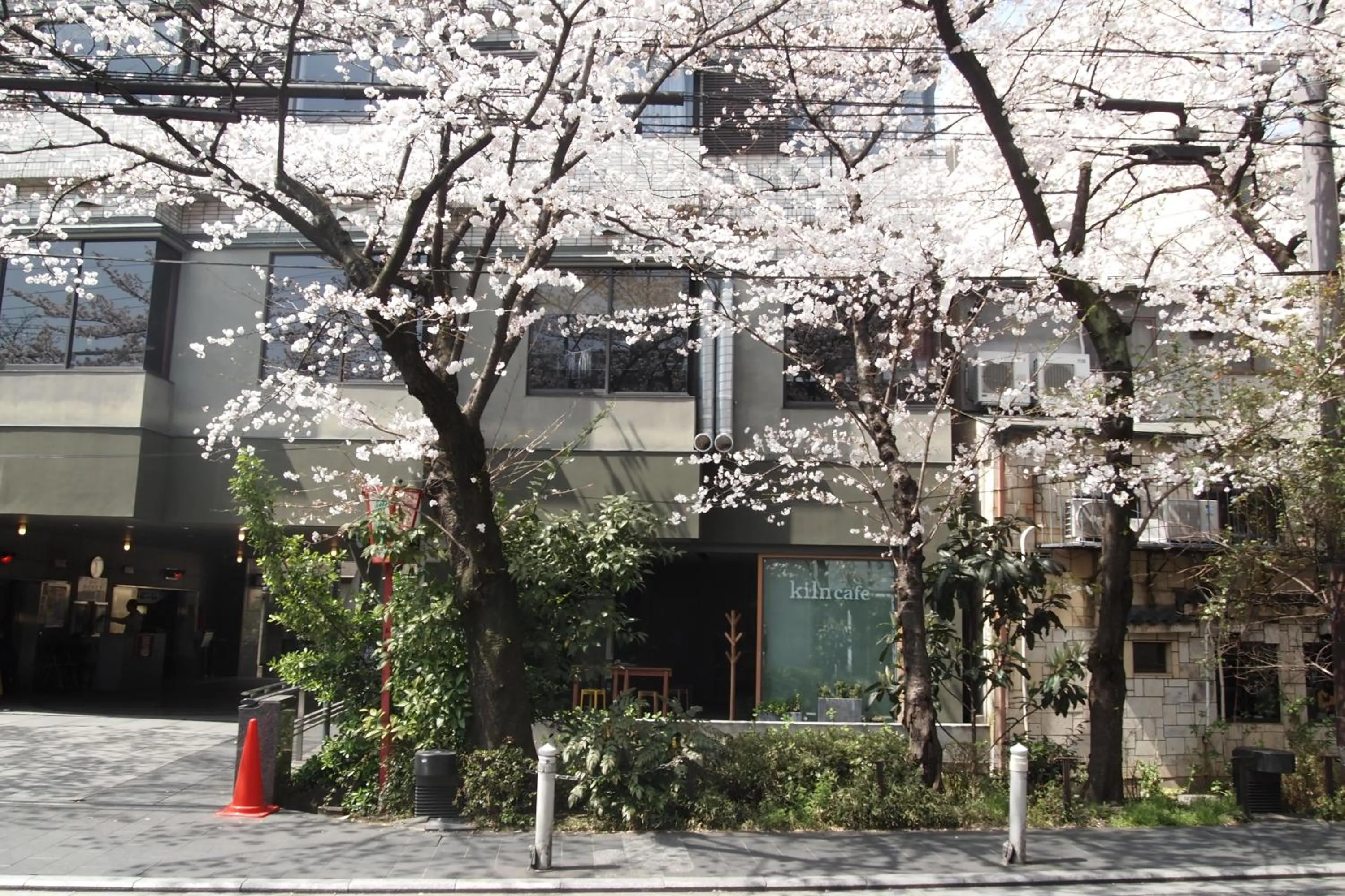 Facade/entrance in Bijuu