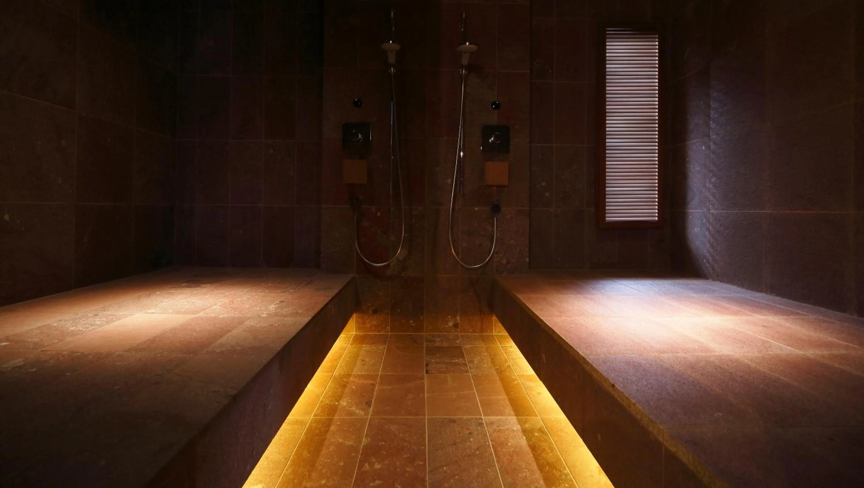 Photo of the whole room in Bijuu