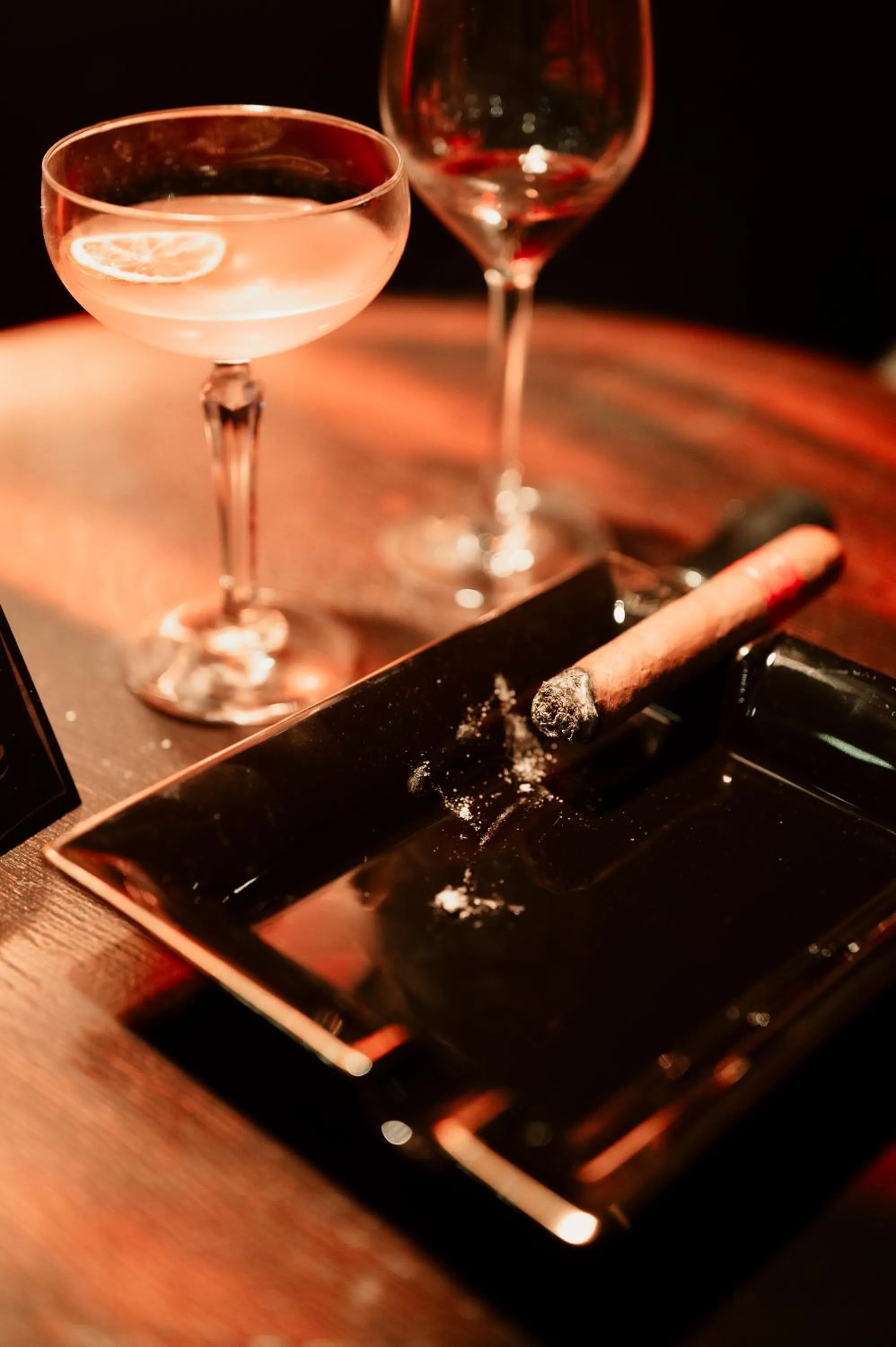 Lounge or bar in Hotel Dali Val d'Europe, Tapestry Collection by Hilton