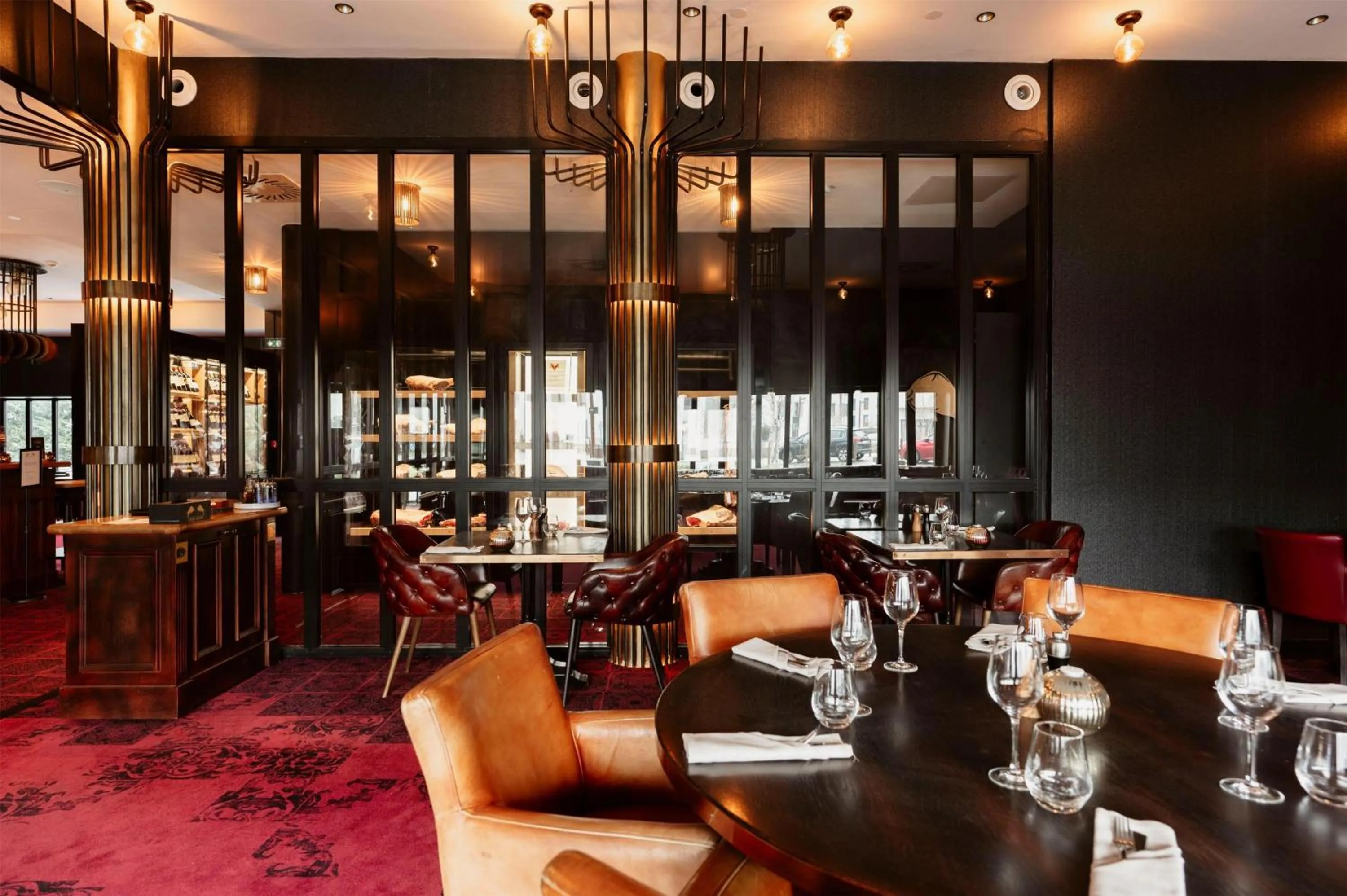 Restaurant/places to eat in Hotel Dali Val d'Europe, Tapestry Collection by Hilton