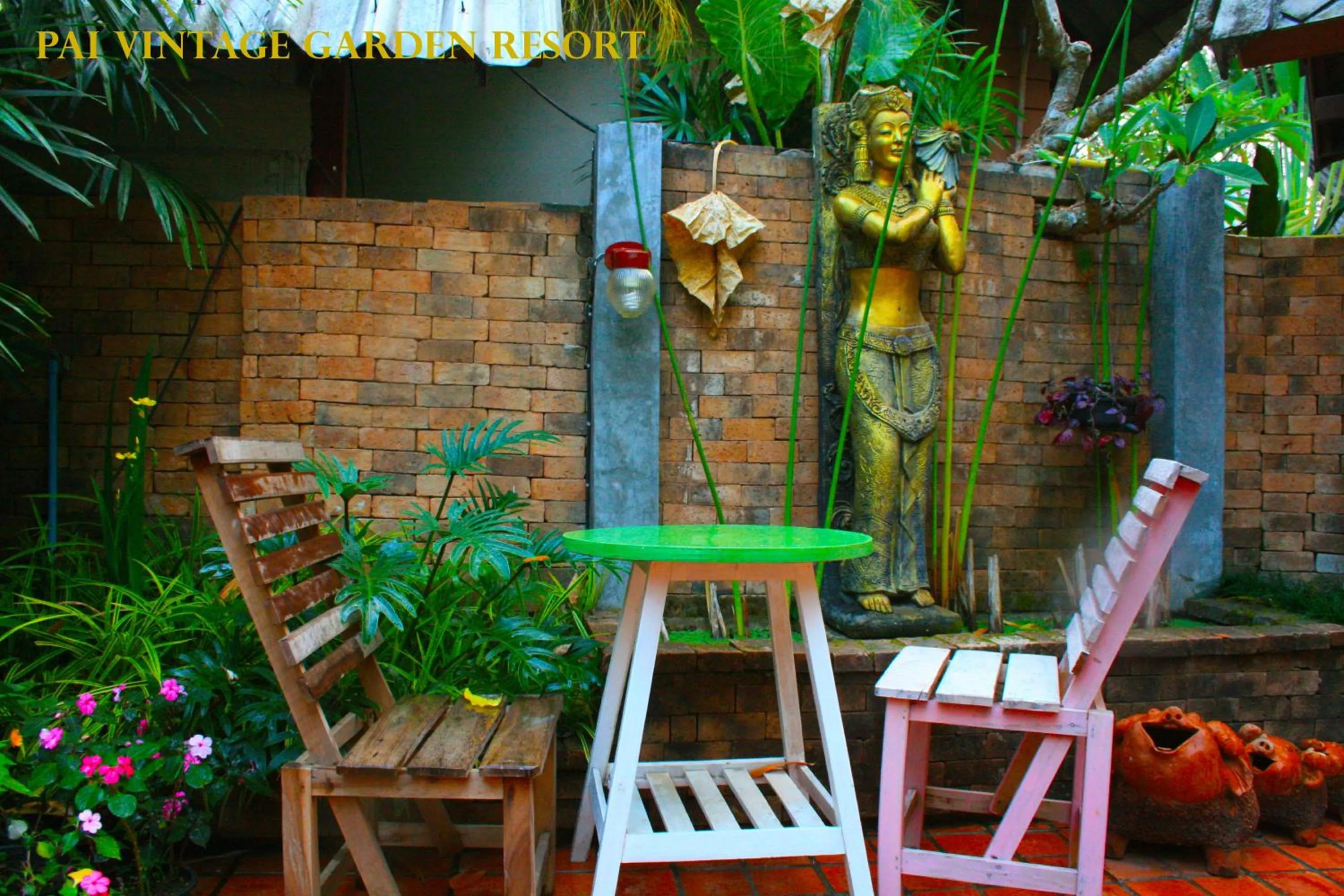 Facade/entrance in Pai Vintage Garden Resort