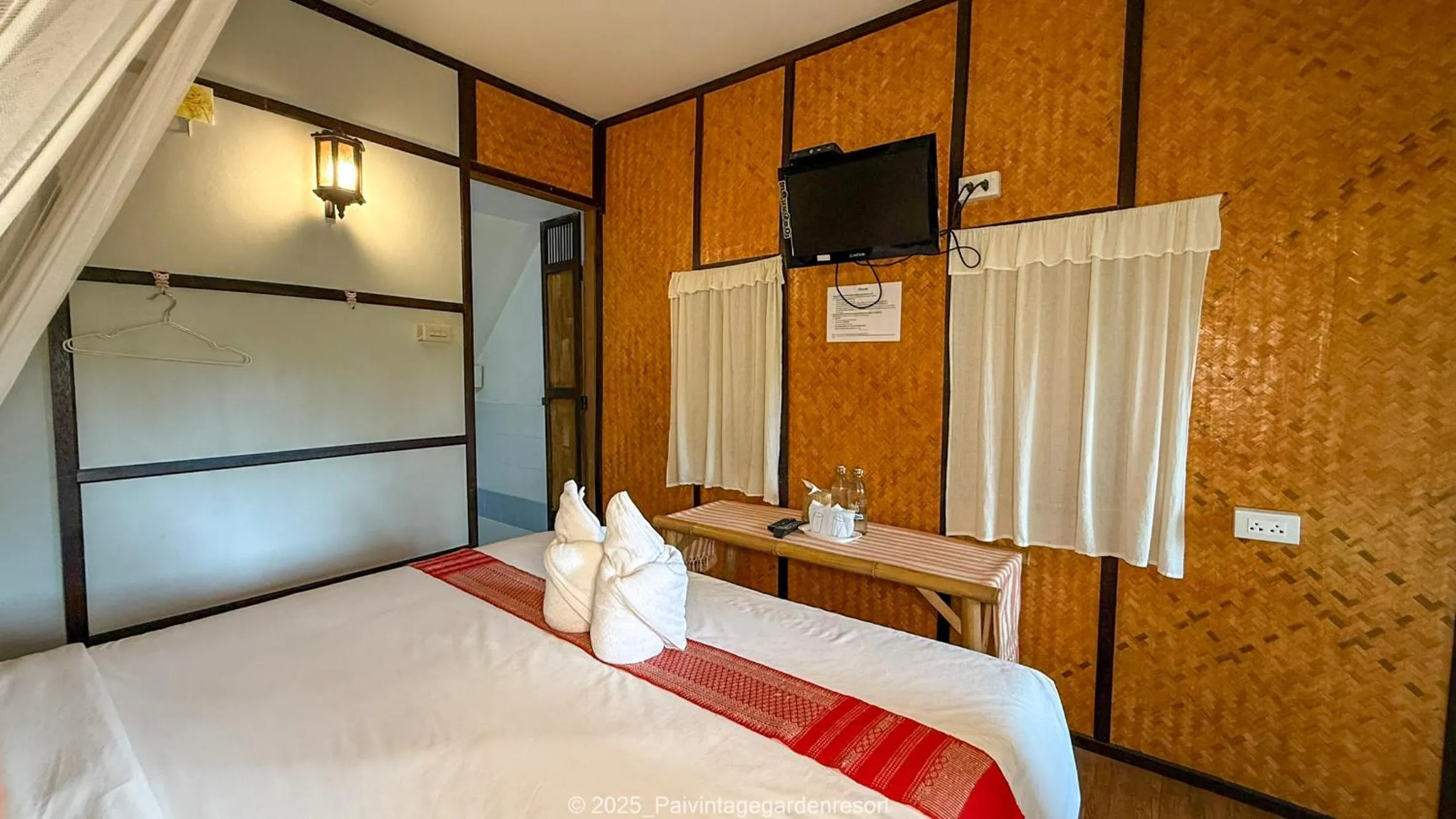 Bed in Pai Vintage Garden Resort