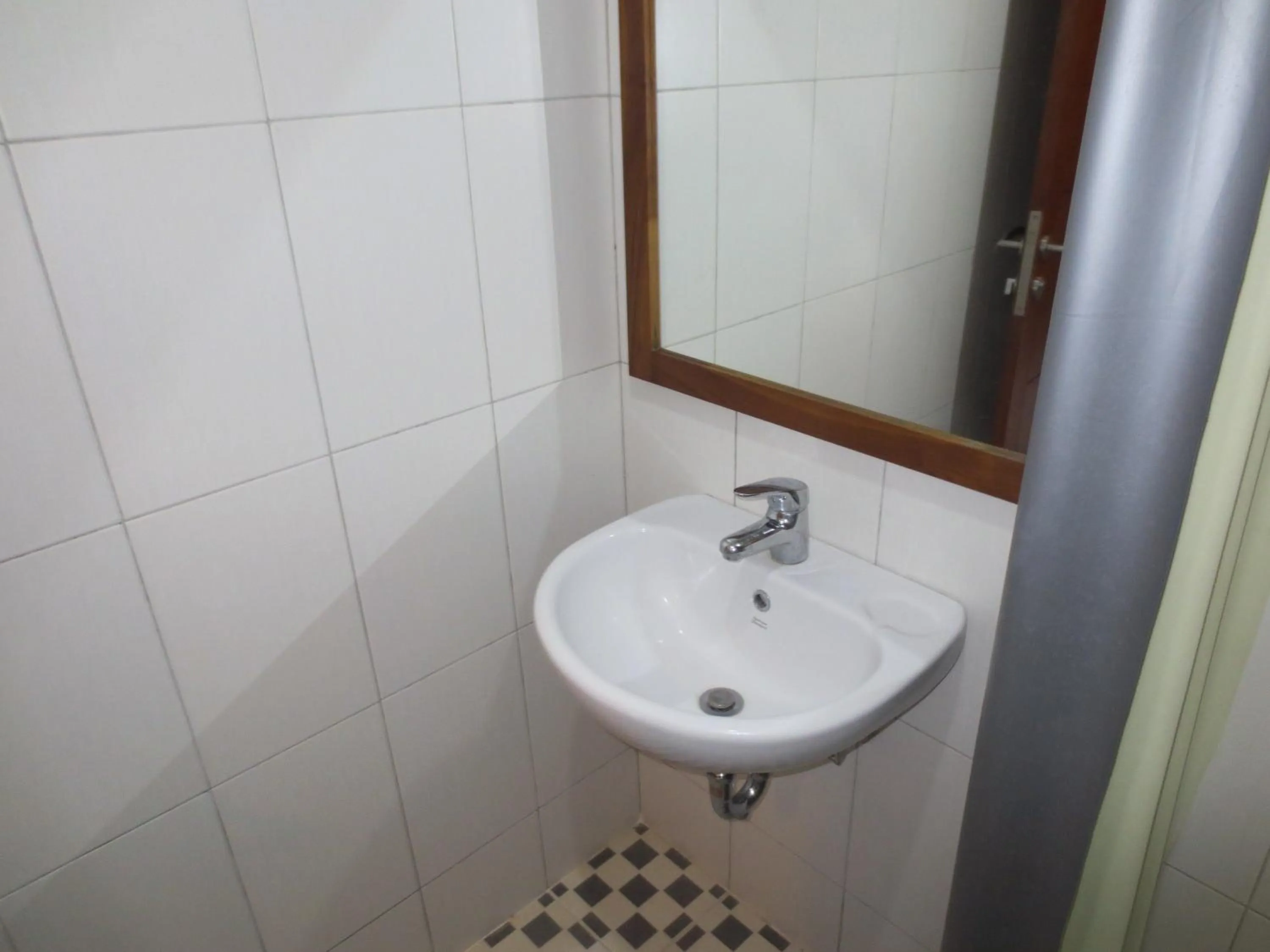 Bathroom in Putri Homestay