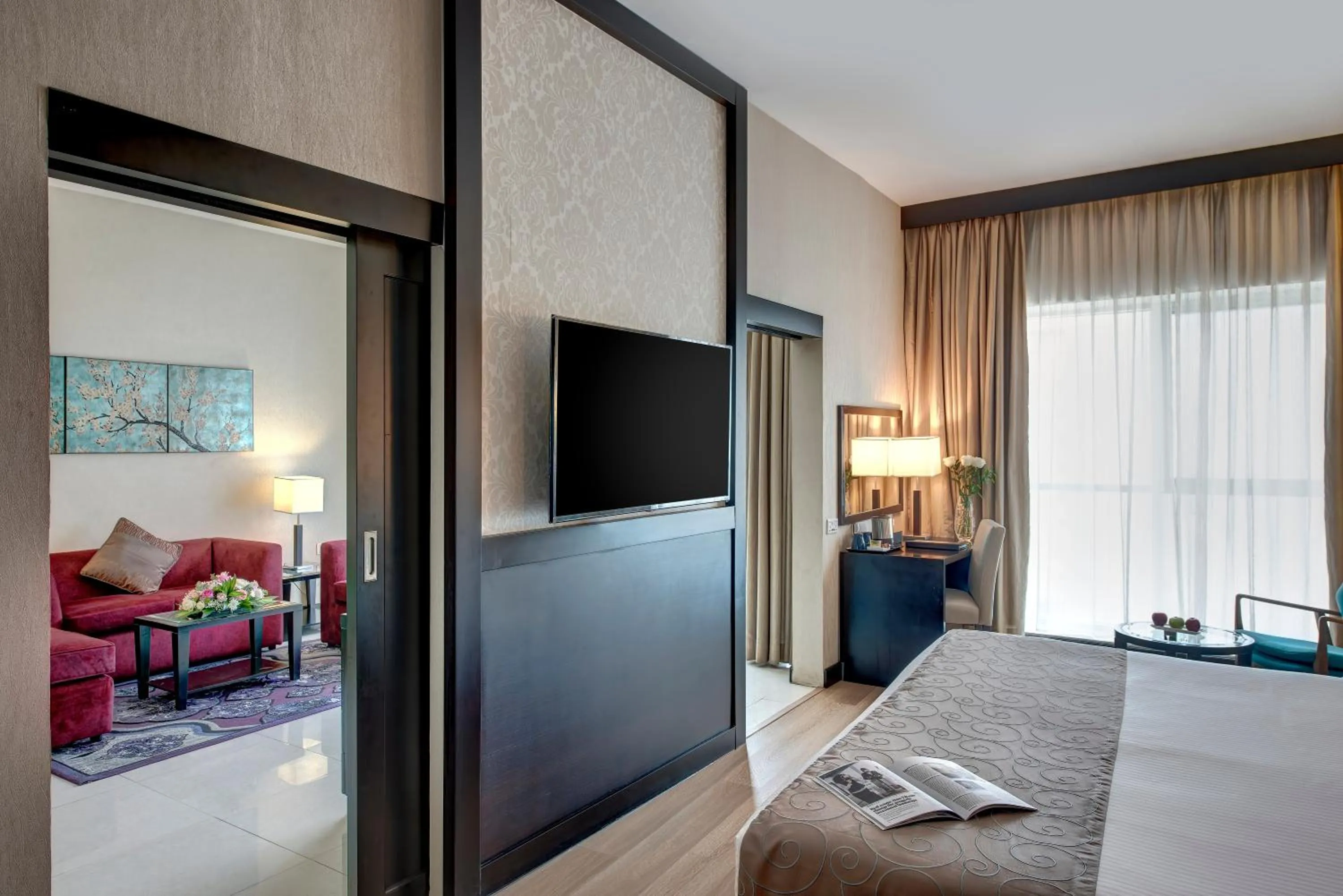 Living room, Bed in Grandeur Hotel Al Barsha