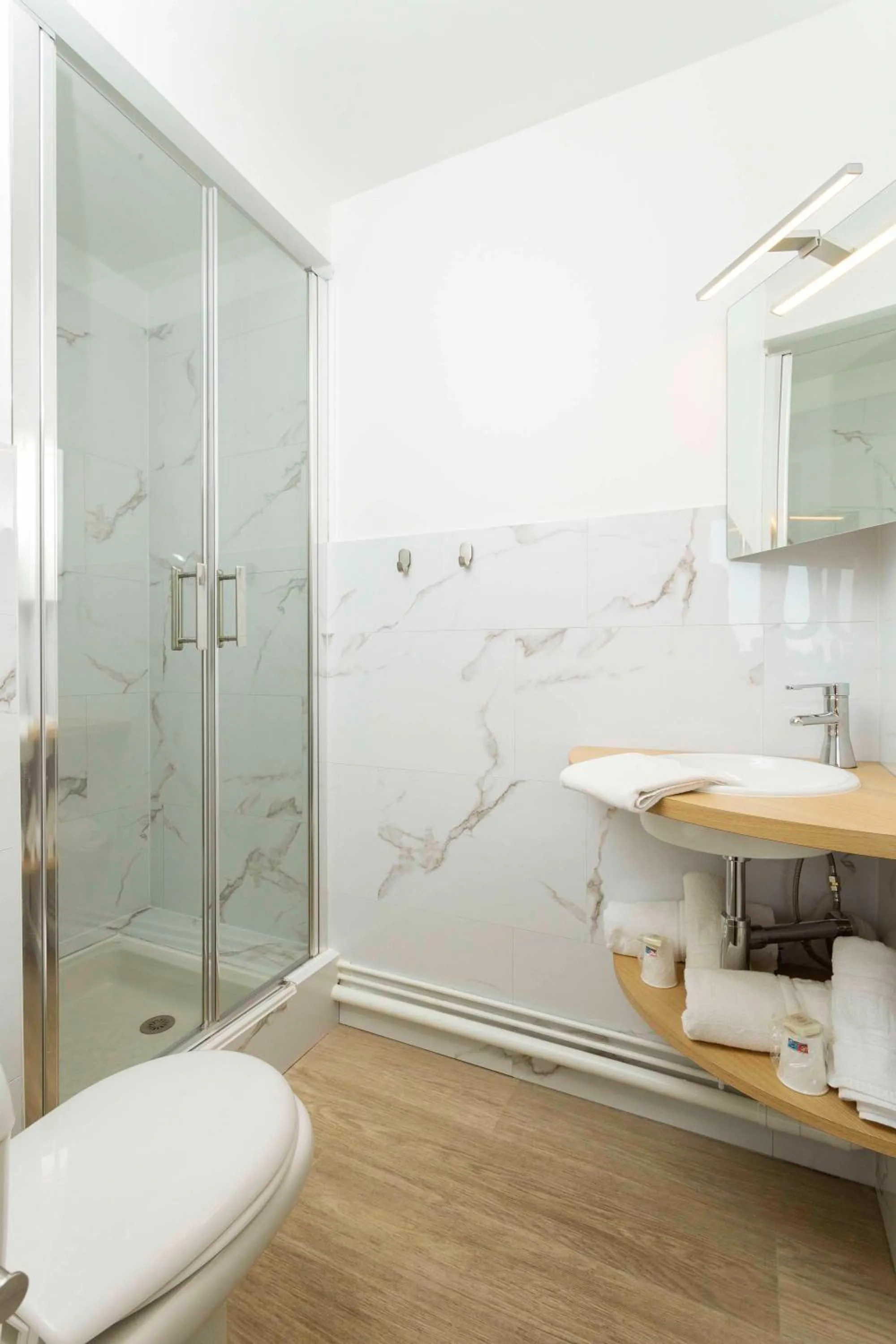 Shower in Le Relais d'Agay