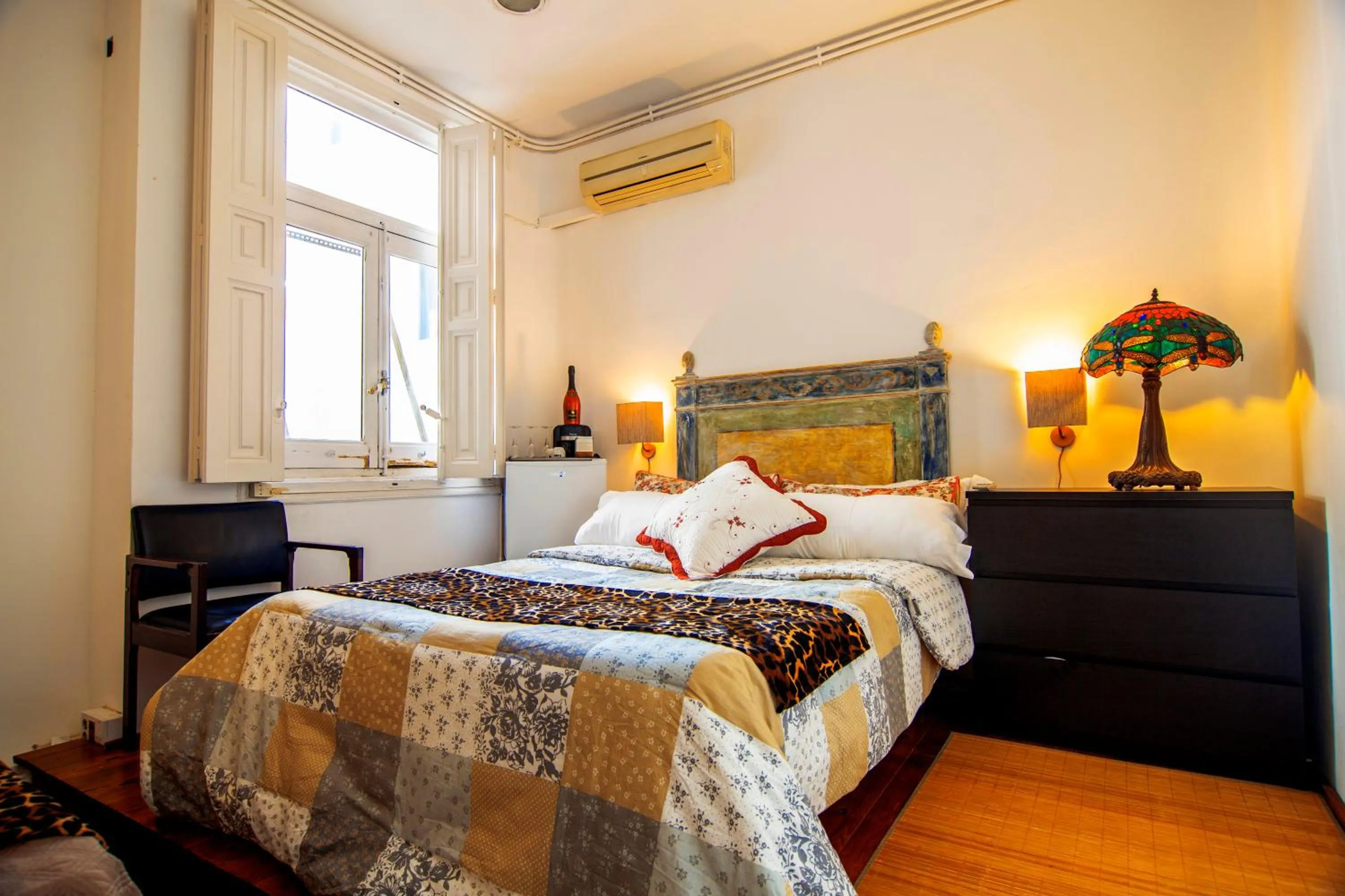 Bedroom, Bed in FUENCARRAL BARCELO Apartaments PARKING TPH