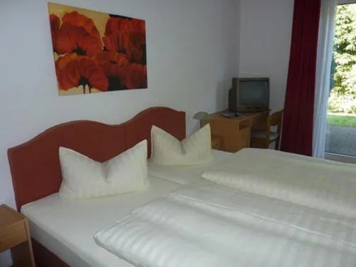 Bed in Hotel Grüner Jäger