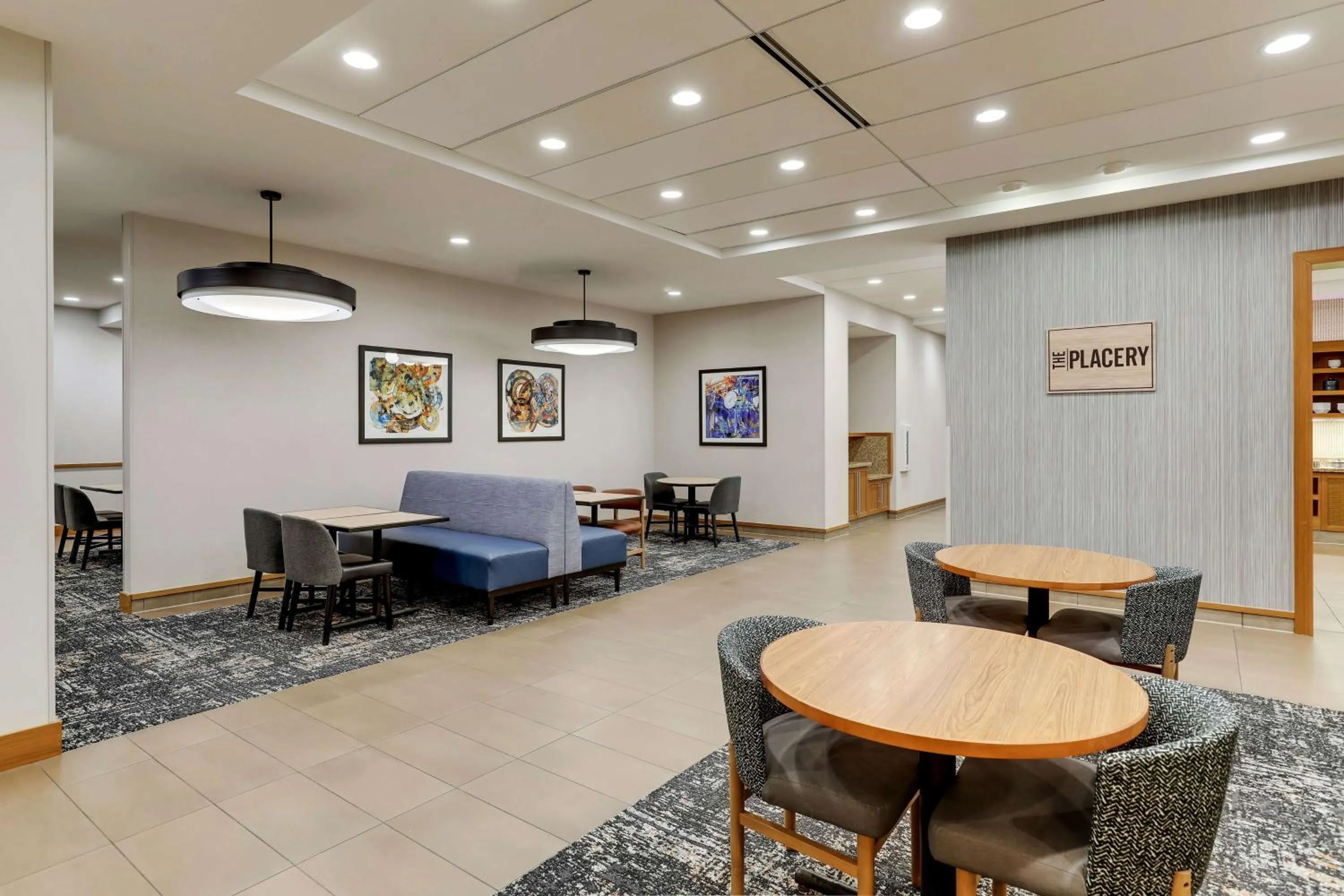 Restaurant/places to eat in Hyatt Place St. Louis/Chesterfield