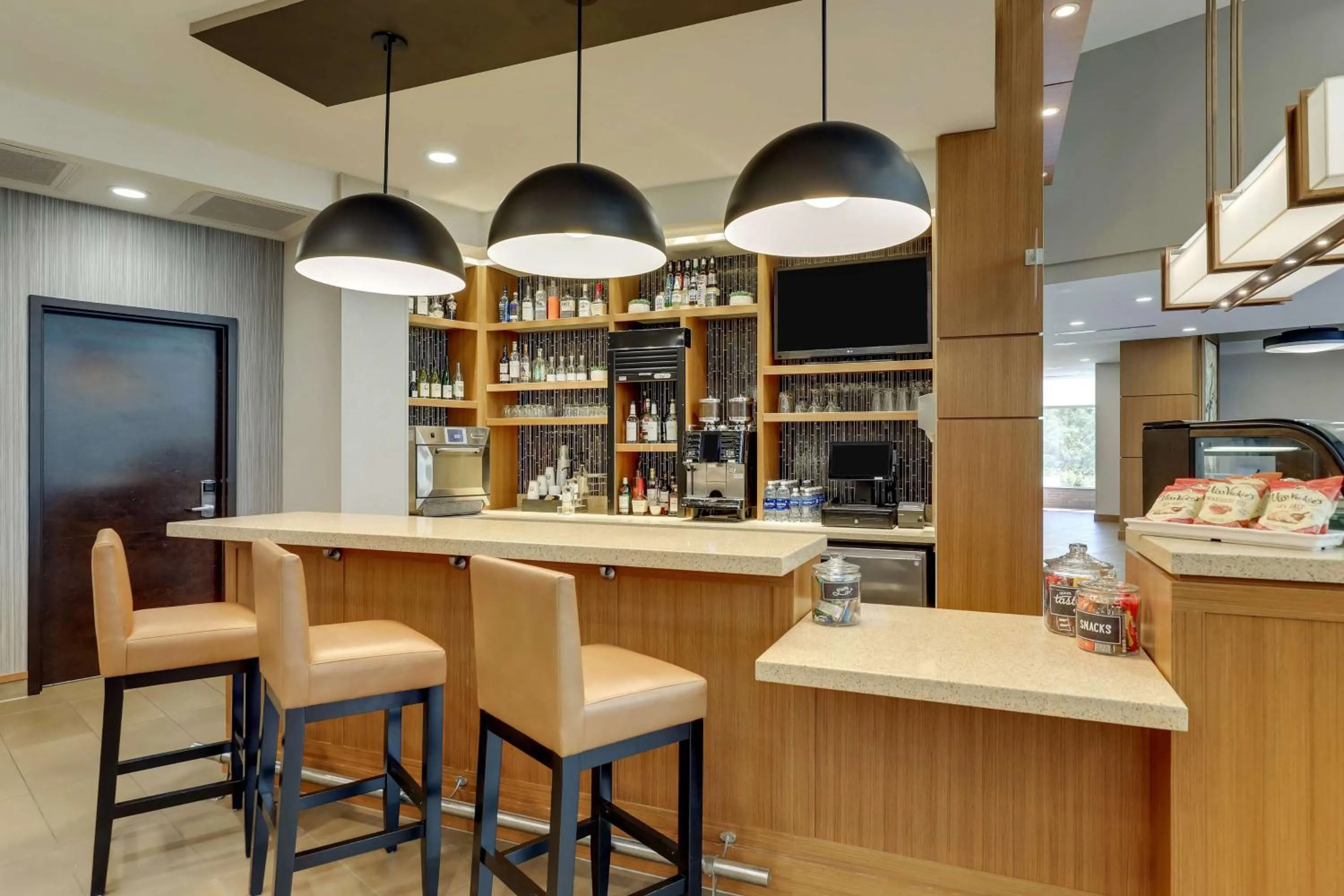 Lounge or bar in Hyatt Place St. Louis/Chesterfield