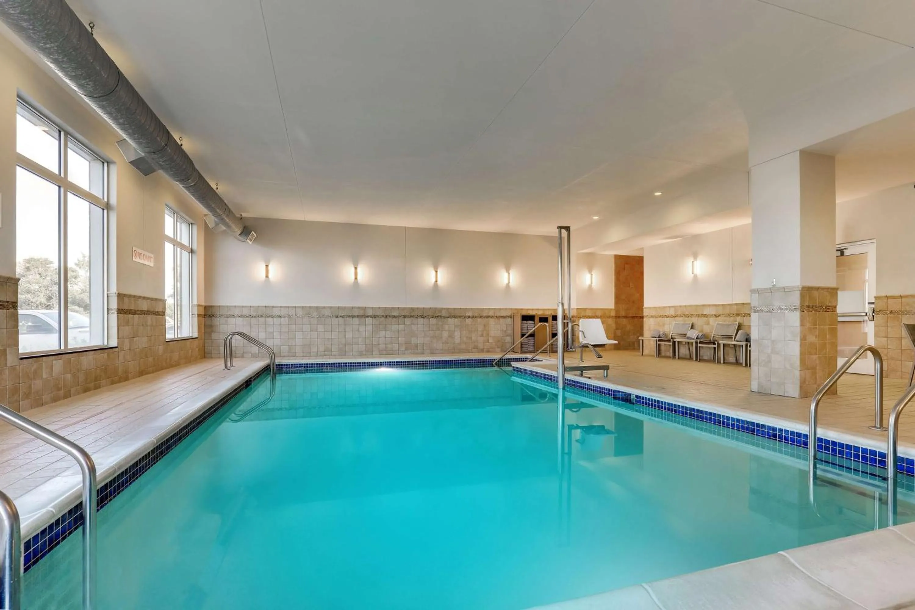 Swimming pool in Hyatt Place St. Louis/Chesterfield